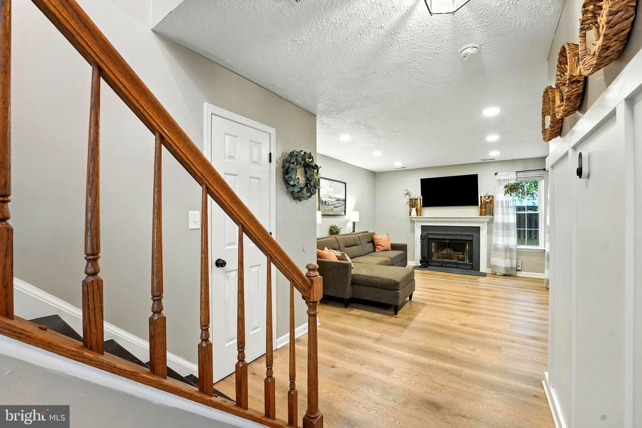 544 CROMWELL COURT