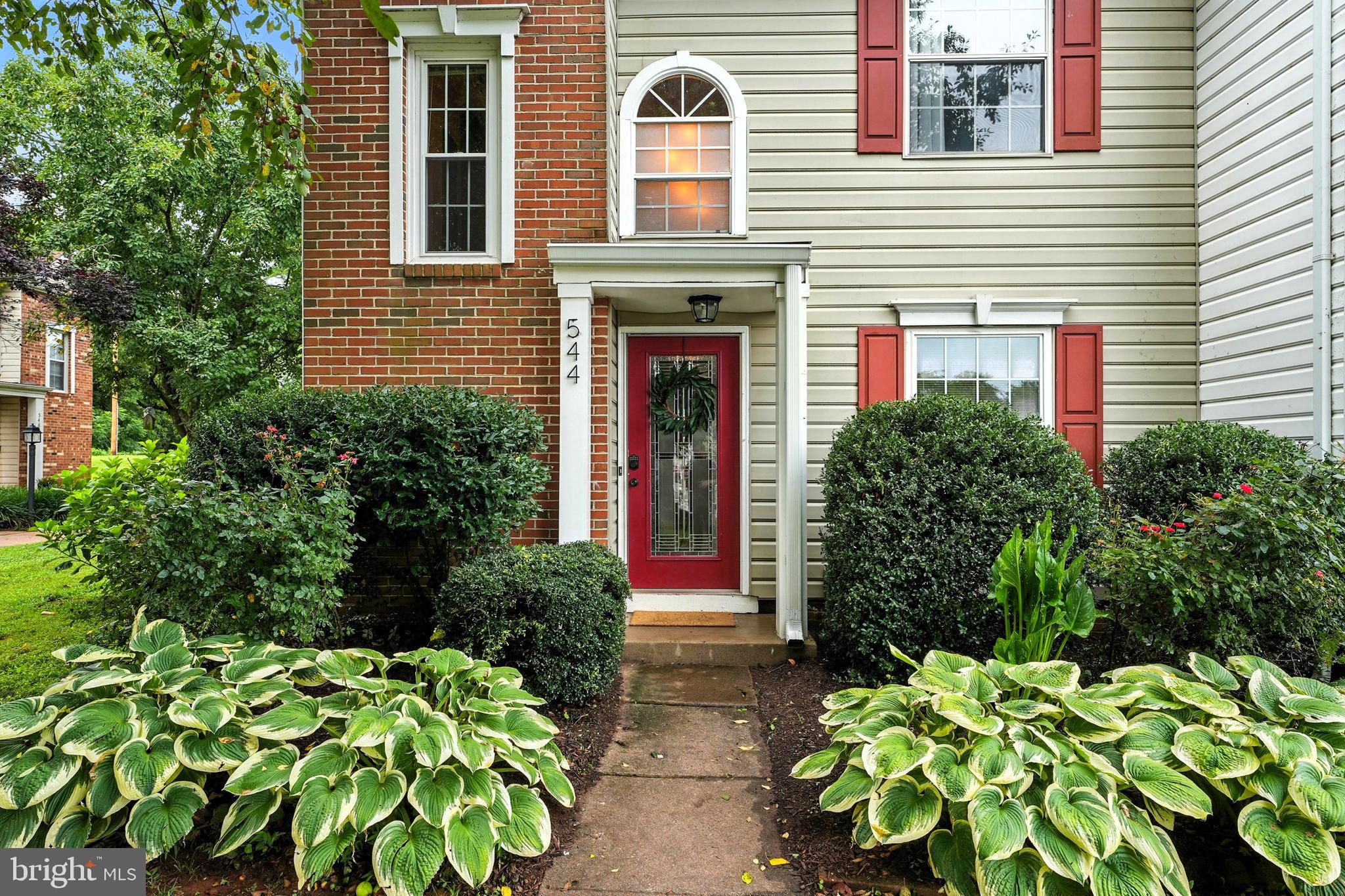 544 CROMWELL COURT
