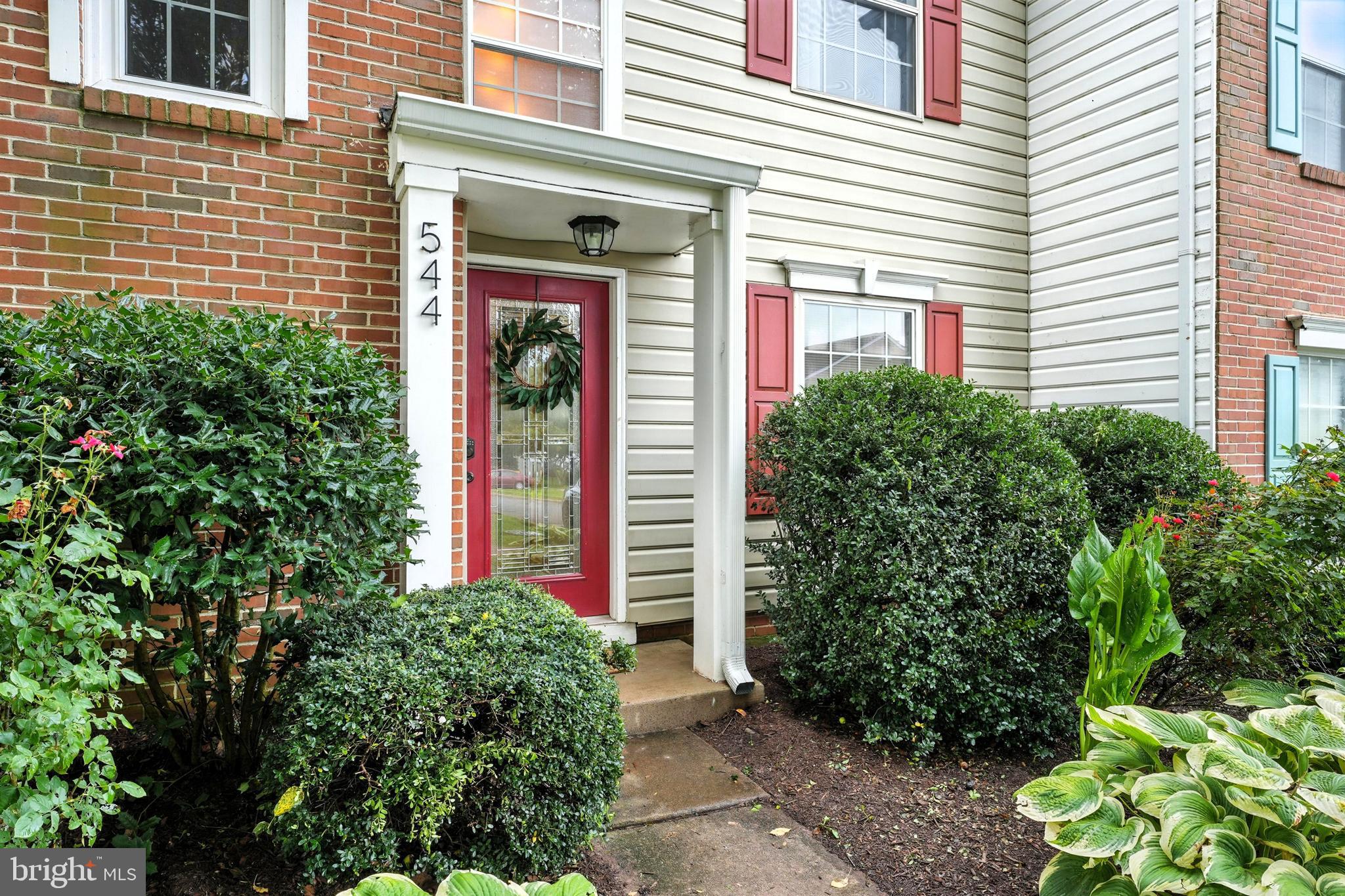 544 CROMWELL COURT