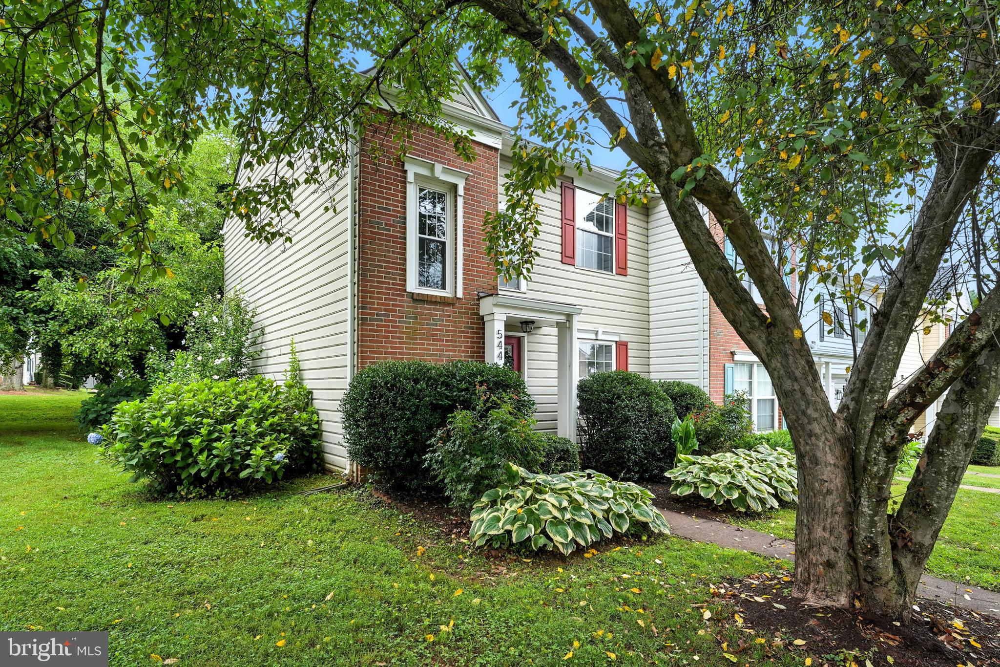 544 CROMWELL COURT