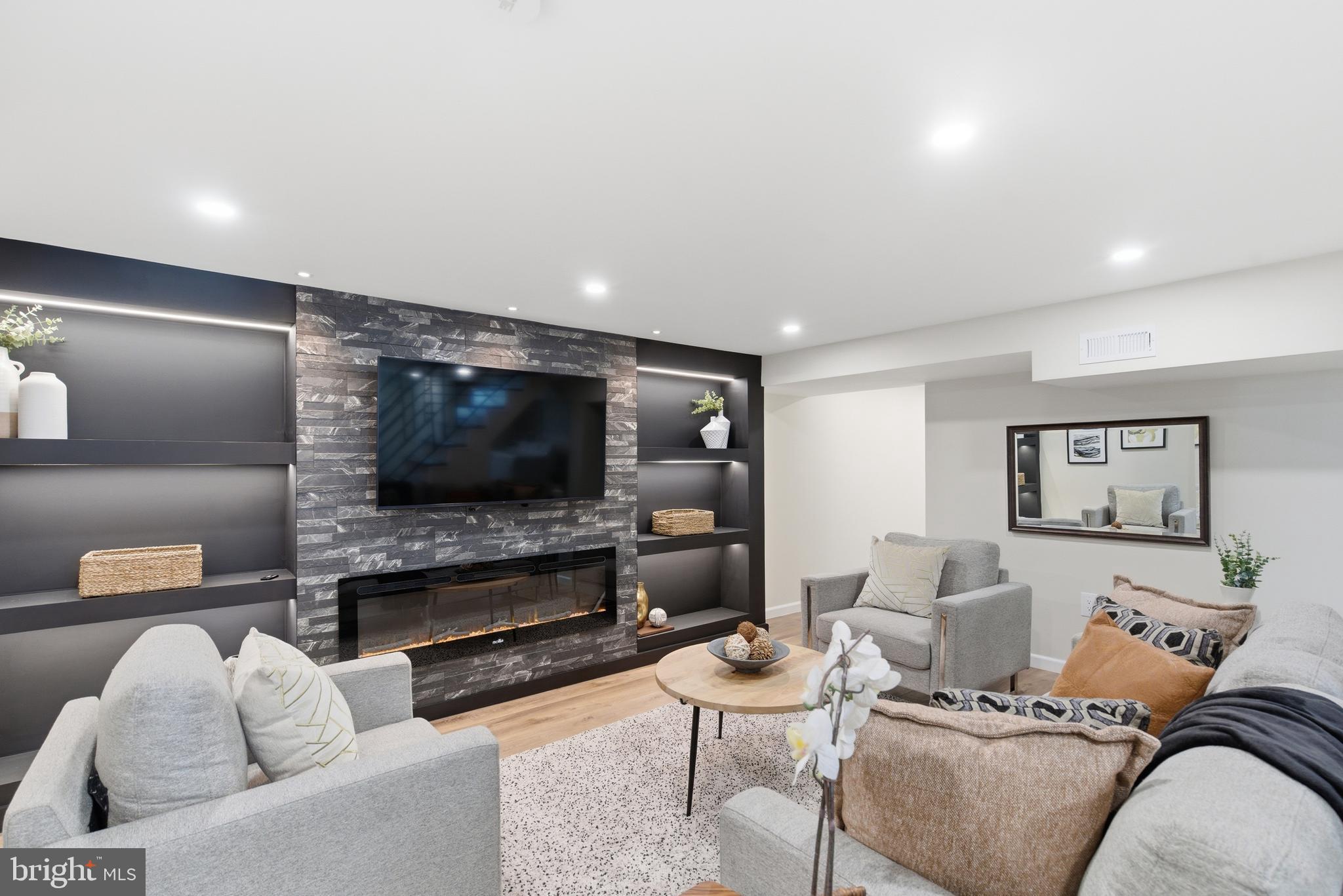 CHESNEY DOWNS - Residential