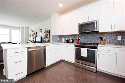 POTOMAC YARD - Residential Lease