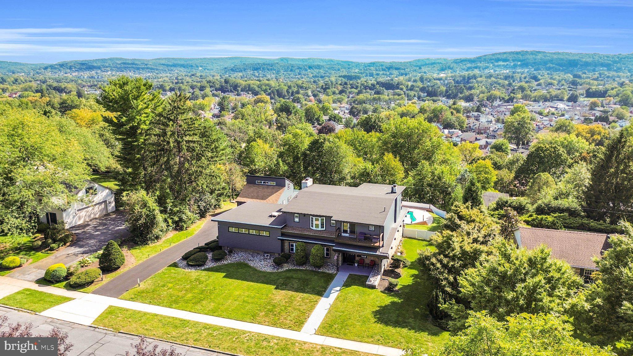 106 GRANDVIEW BOULEVARD