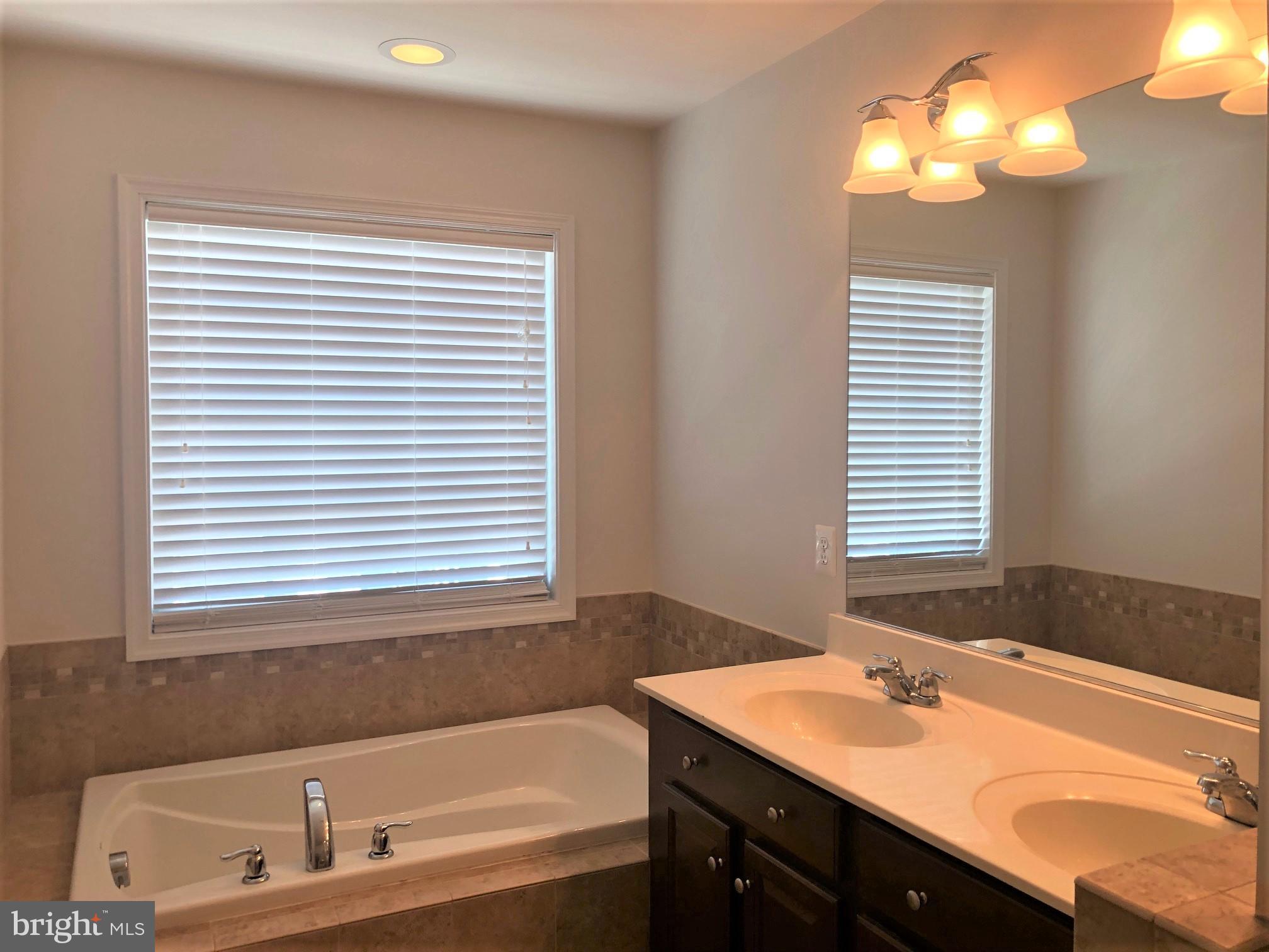 VISTAS AT OCCOQUAN - Residential Lease