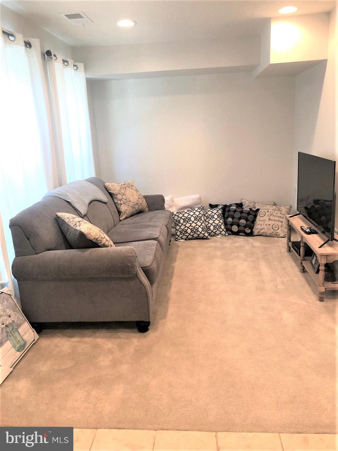 VISTAS AT OCCOQUAN - Residential Lease