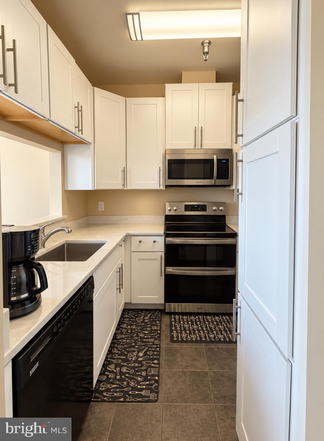 301 S REYNOLDS STREET 406