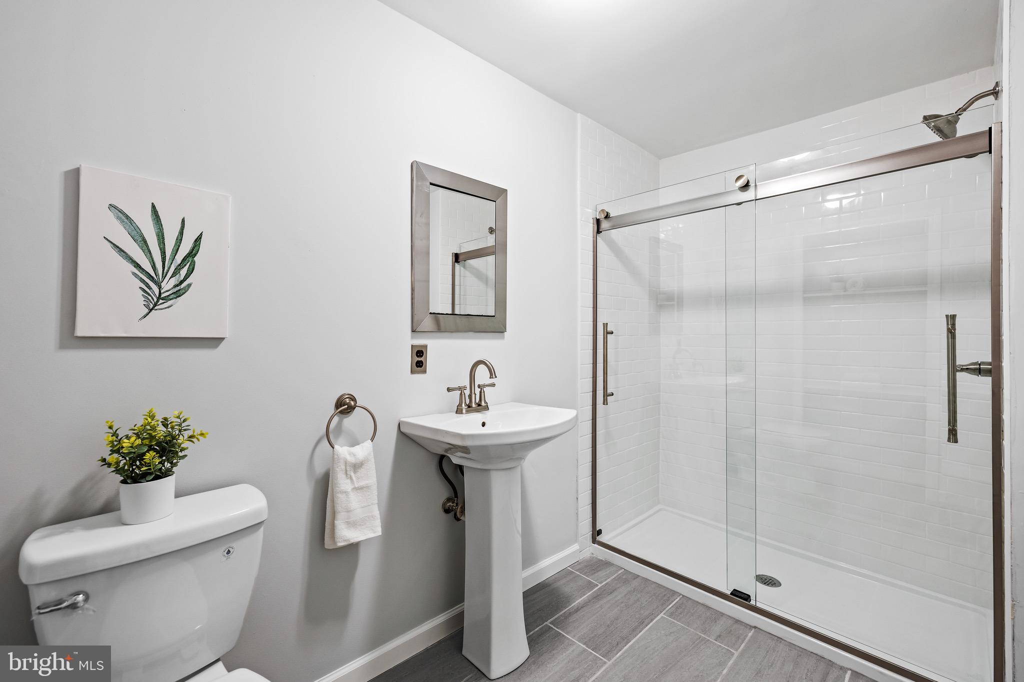 LOCUST POINT - Residential