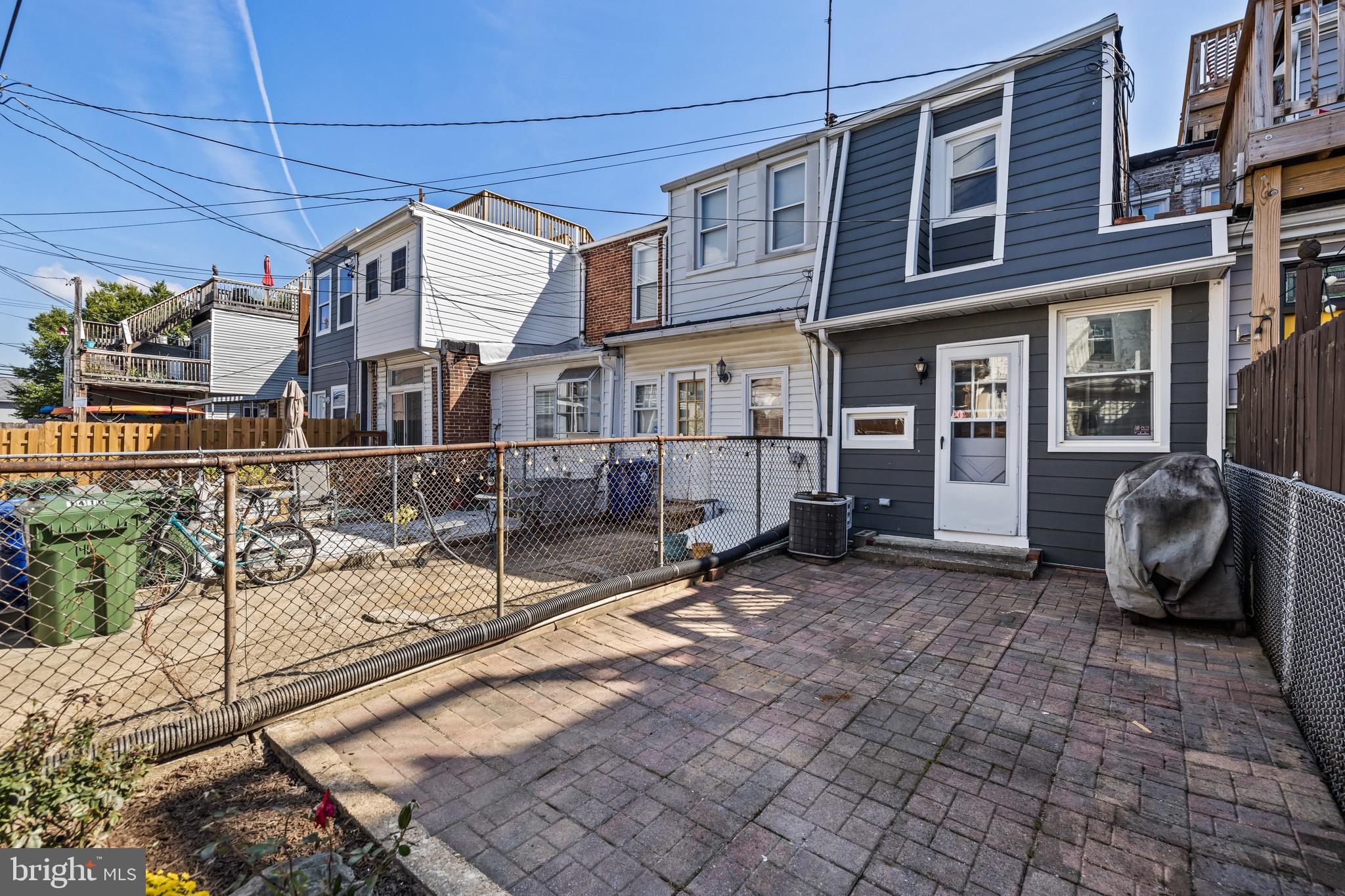 LOCUST POINT - Residential