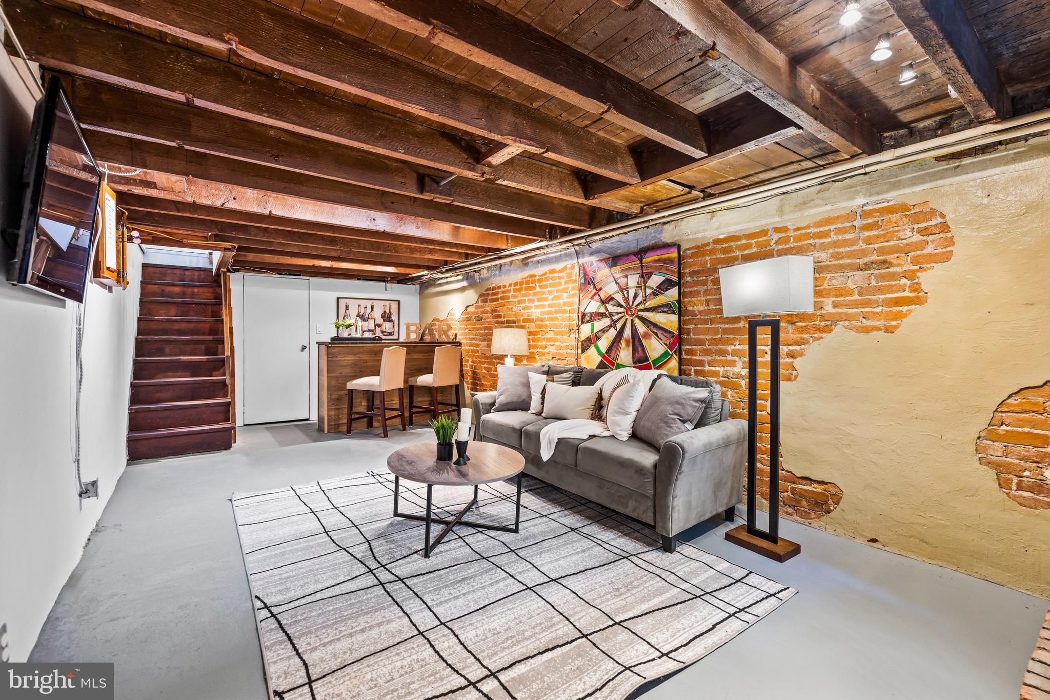 LOCUST POINT - Residential