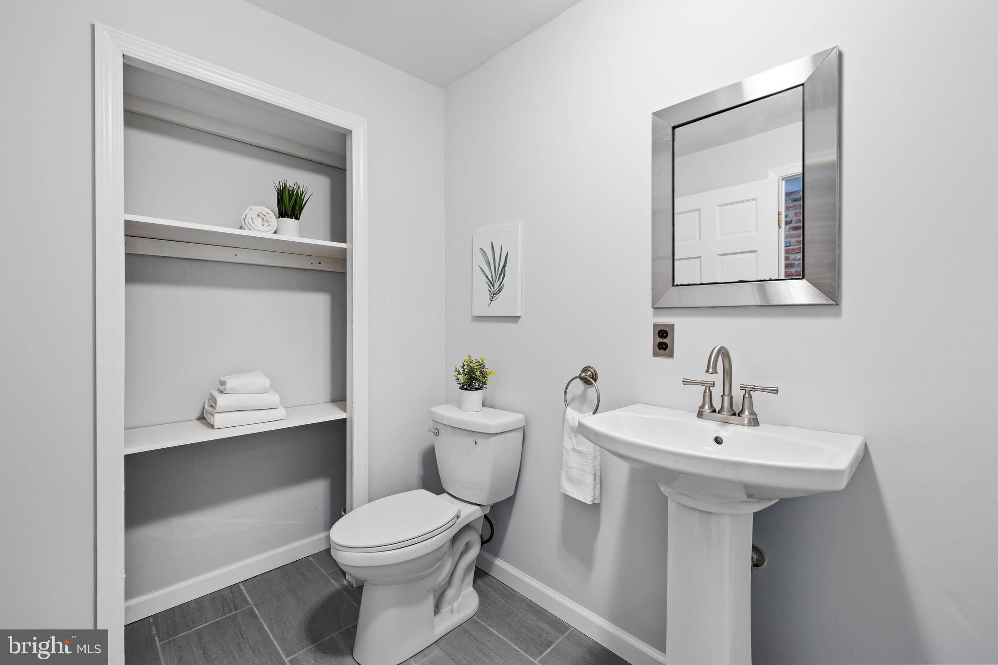 LOCUST POINT - Residential