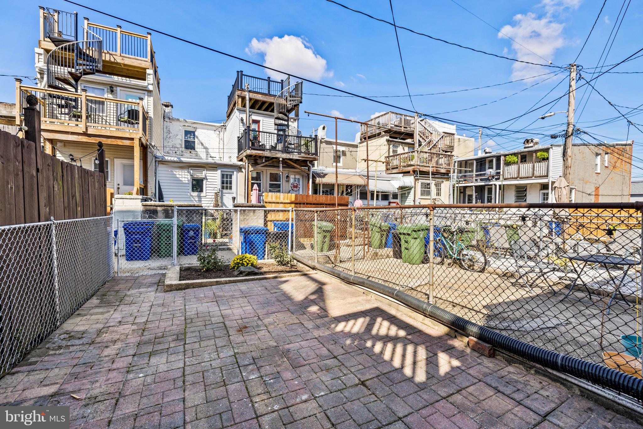 LOCUST POINT - Residential