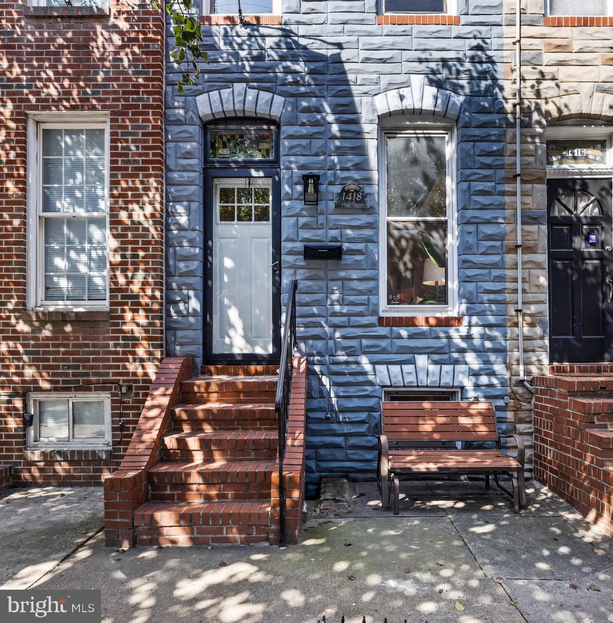 LOCUST POINT - Residential