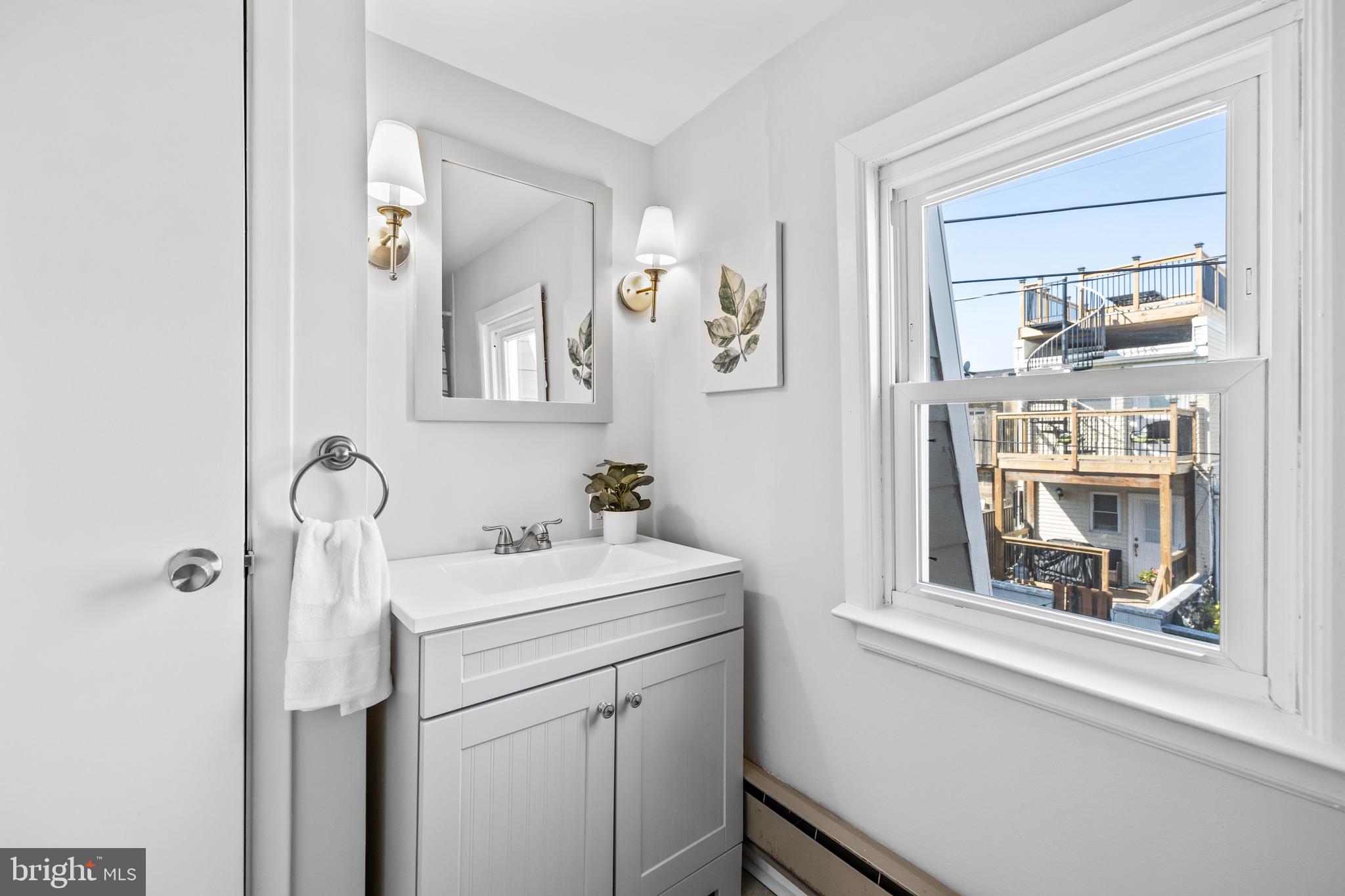 LOCUST POINT - Residential