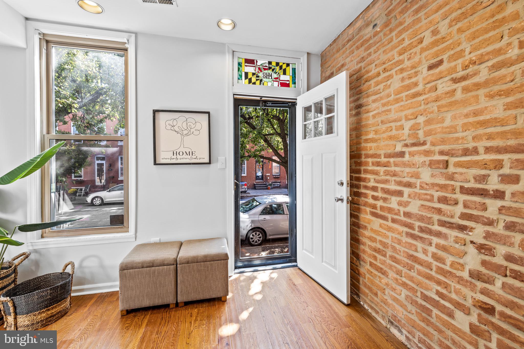 LOCUST POINT - Residential