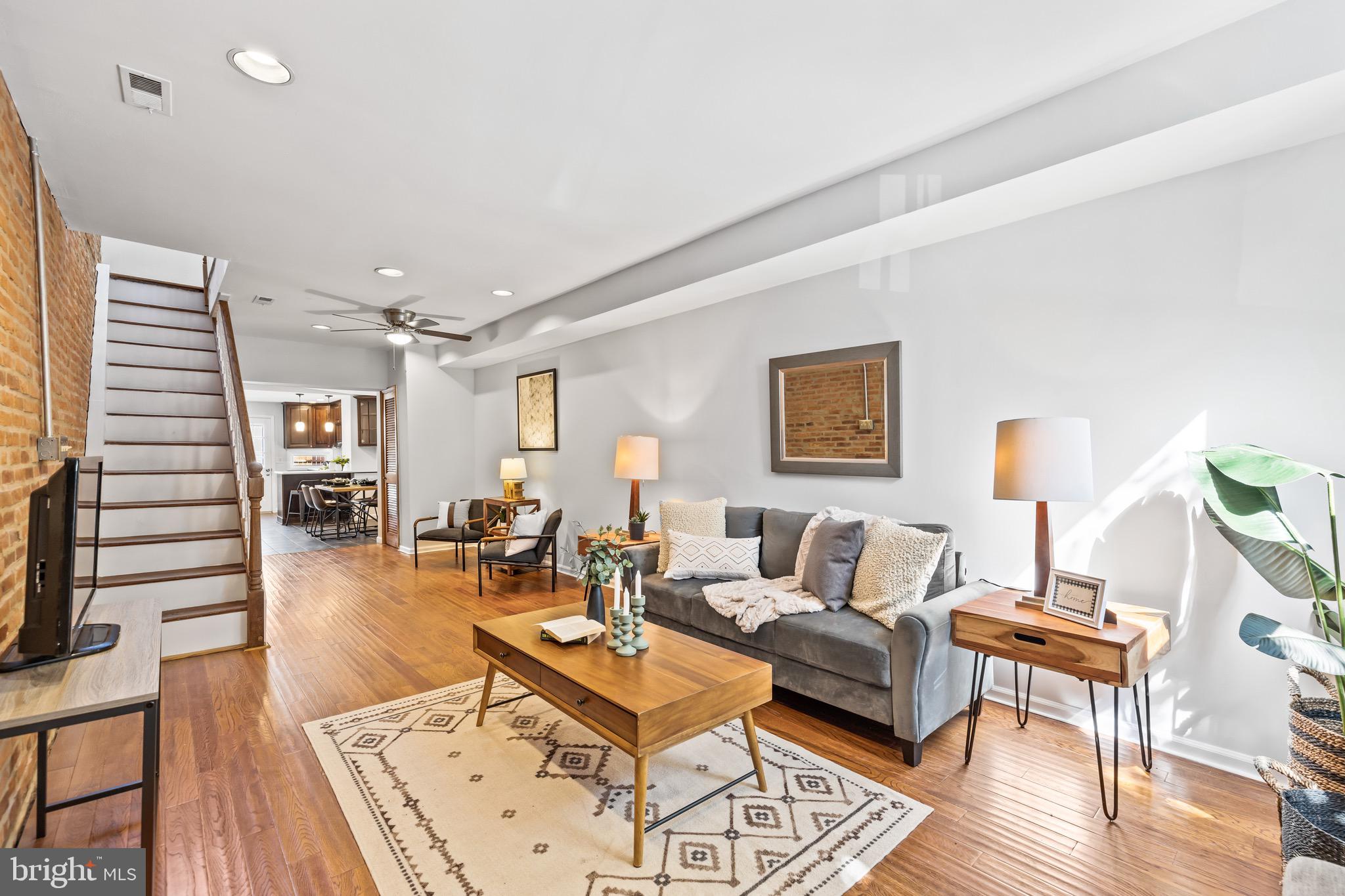 LOCUST POINT - Residential