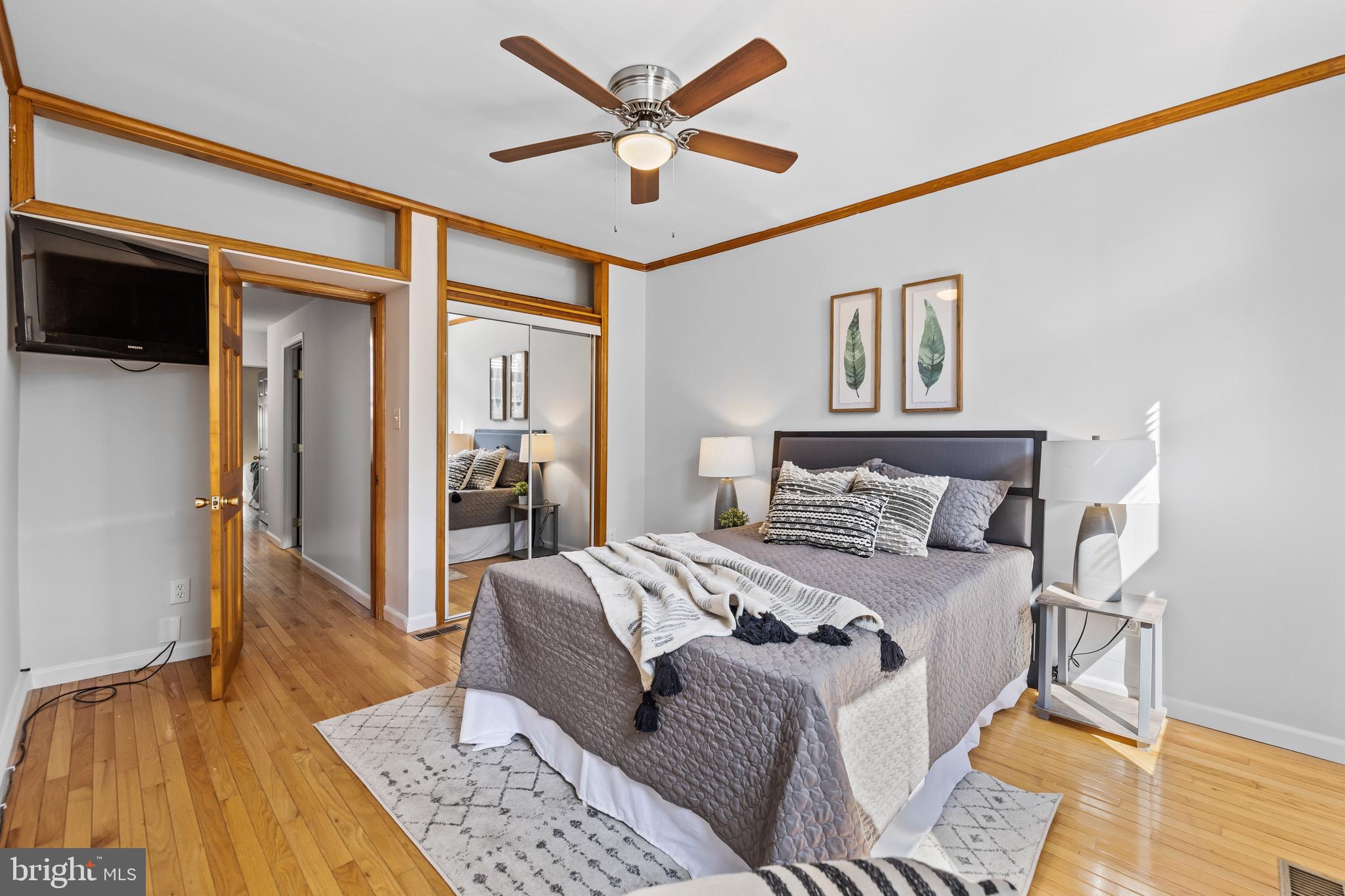 LOCUST POINT - Residential