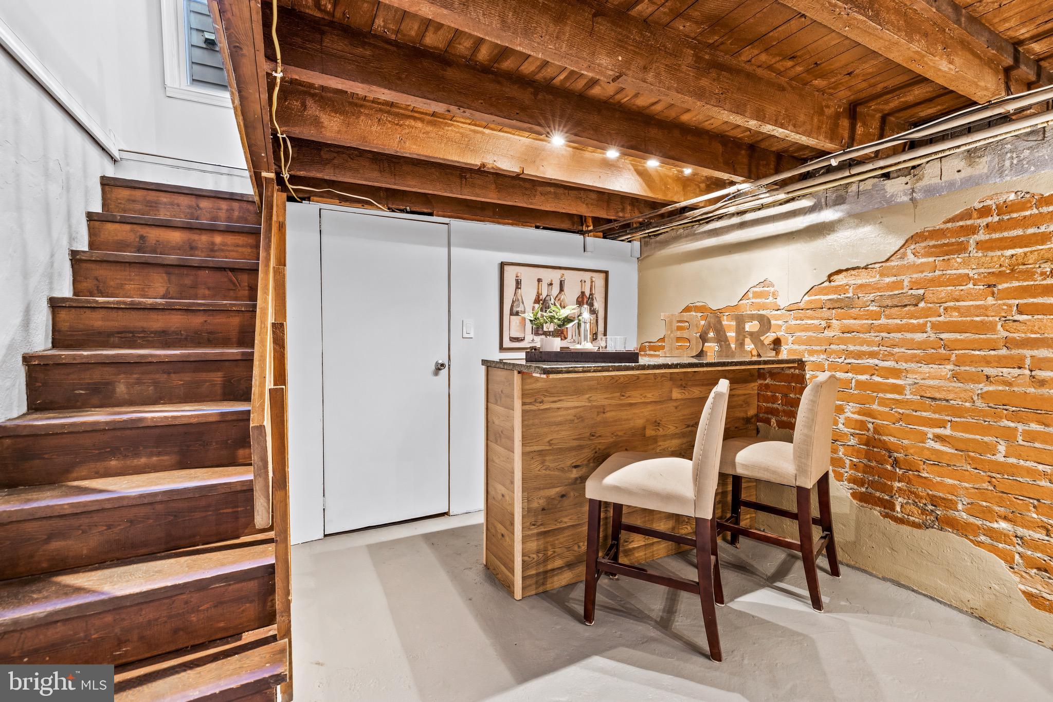 LOCUST POINT - Residential