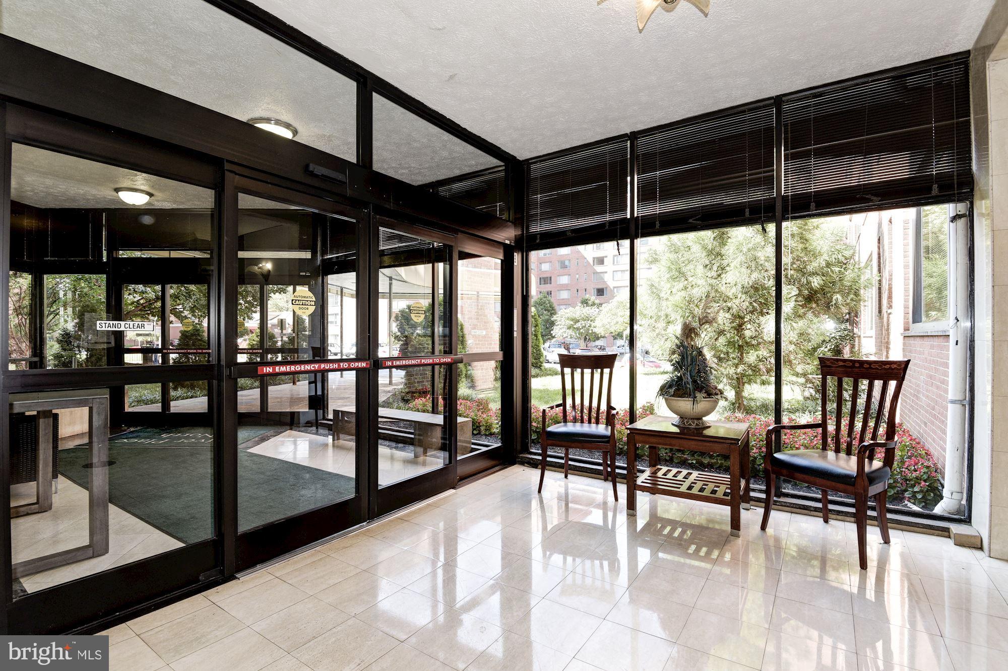 RIVER PLACE NORTH - Residential