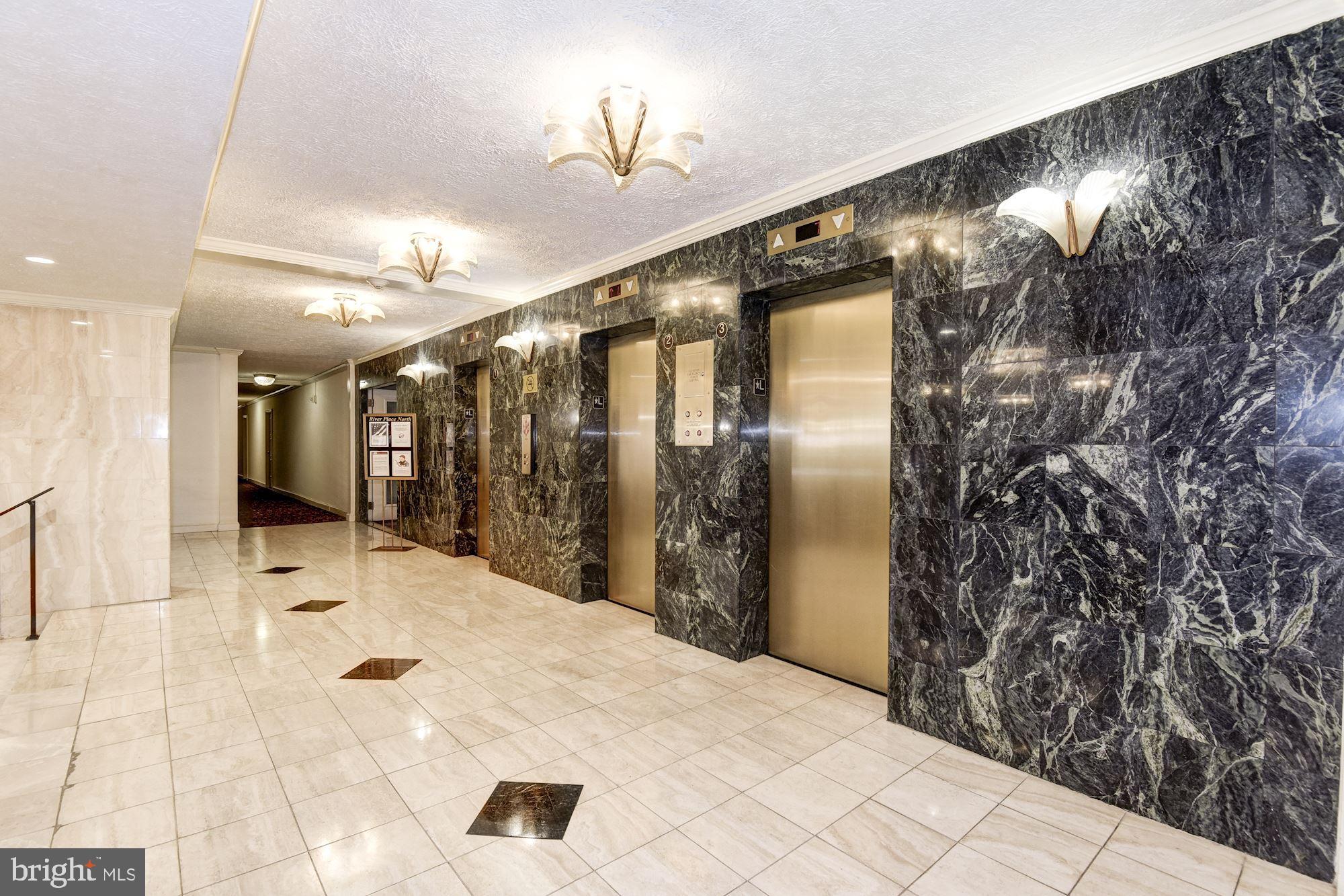 RIVER PLACE NORTH - Residential