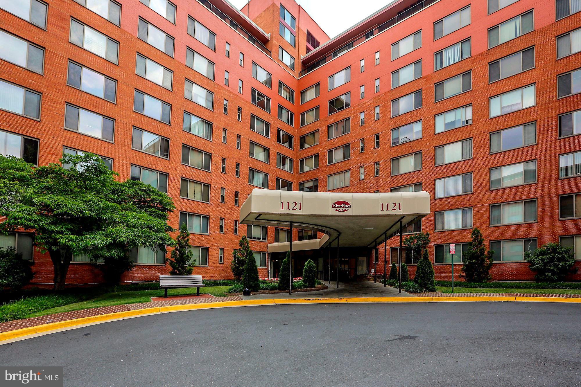 RIVER PLACE NORTH - Residential