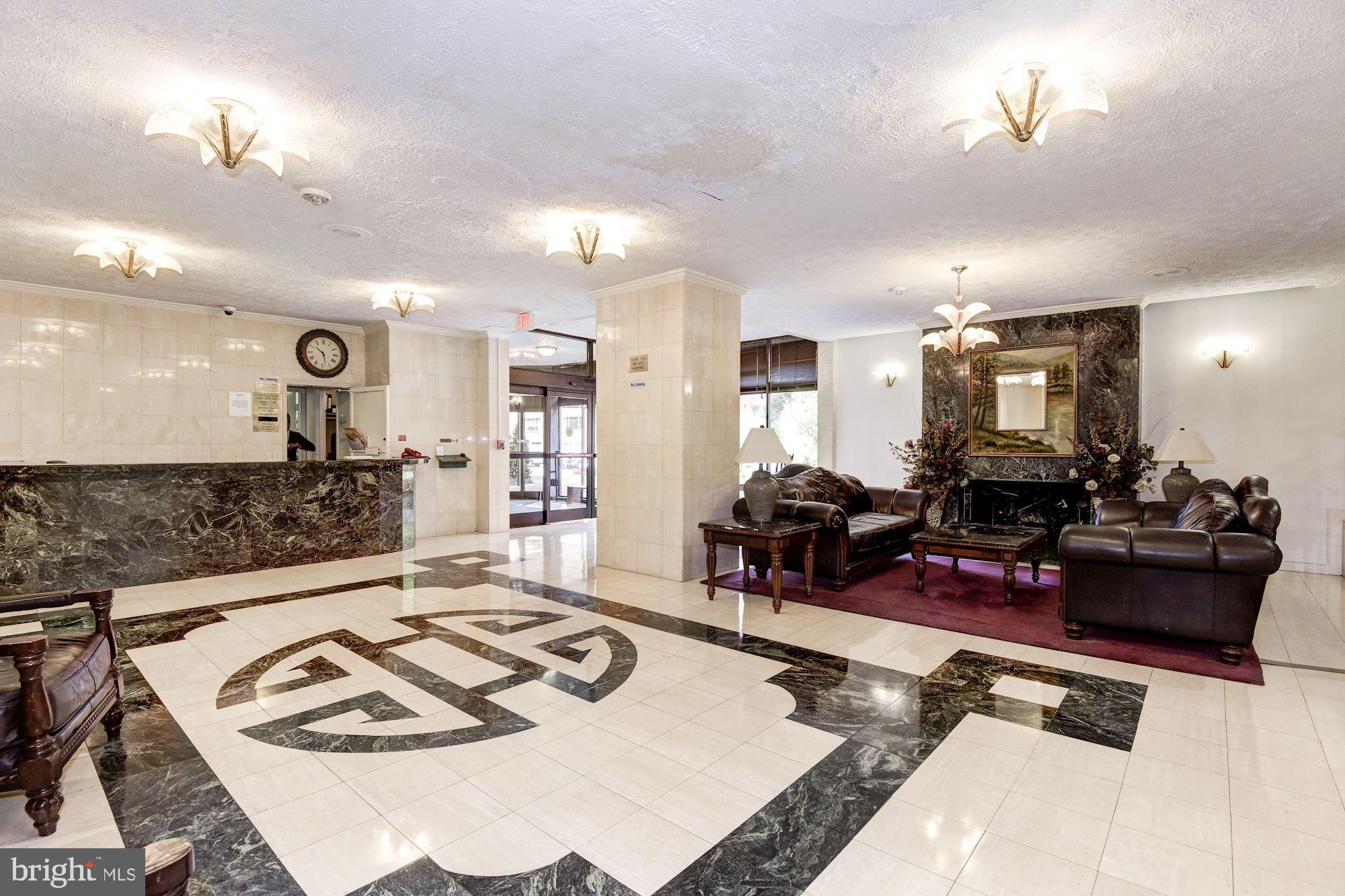 RIVER PLACE NORTH - Residential