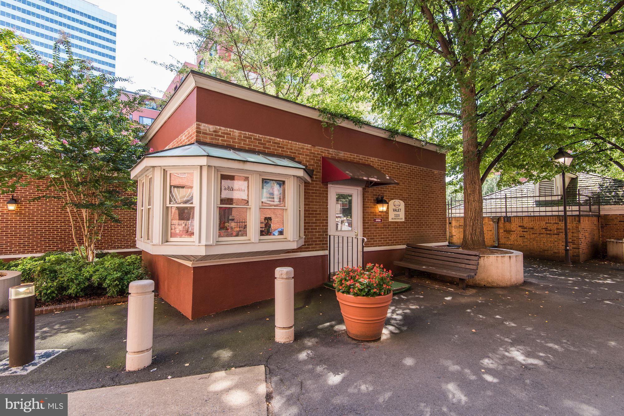 RIVER PLACE NORTH - Residential