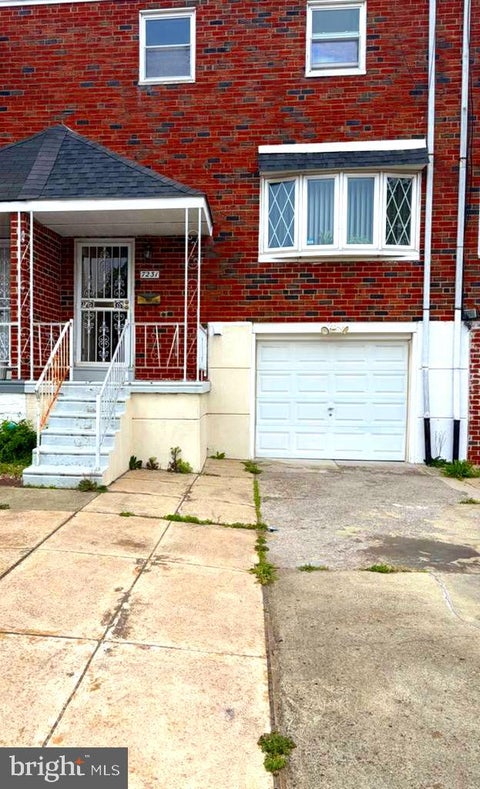 Townhouse For Sale - 7231 Shearwater Place<br/> PHILADELPHIA, PA 19153
