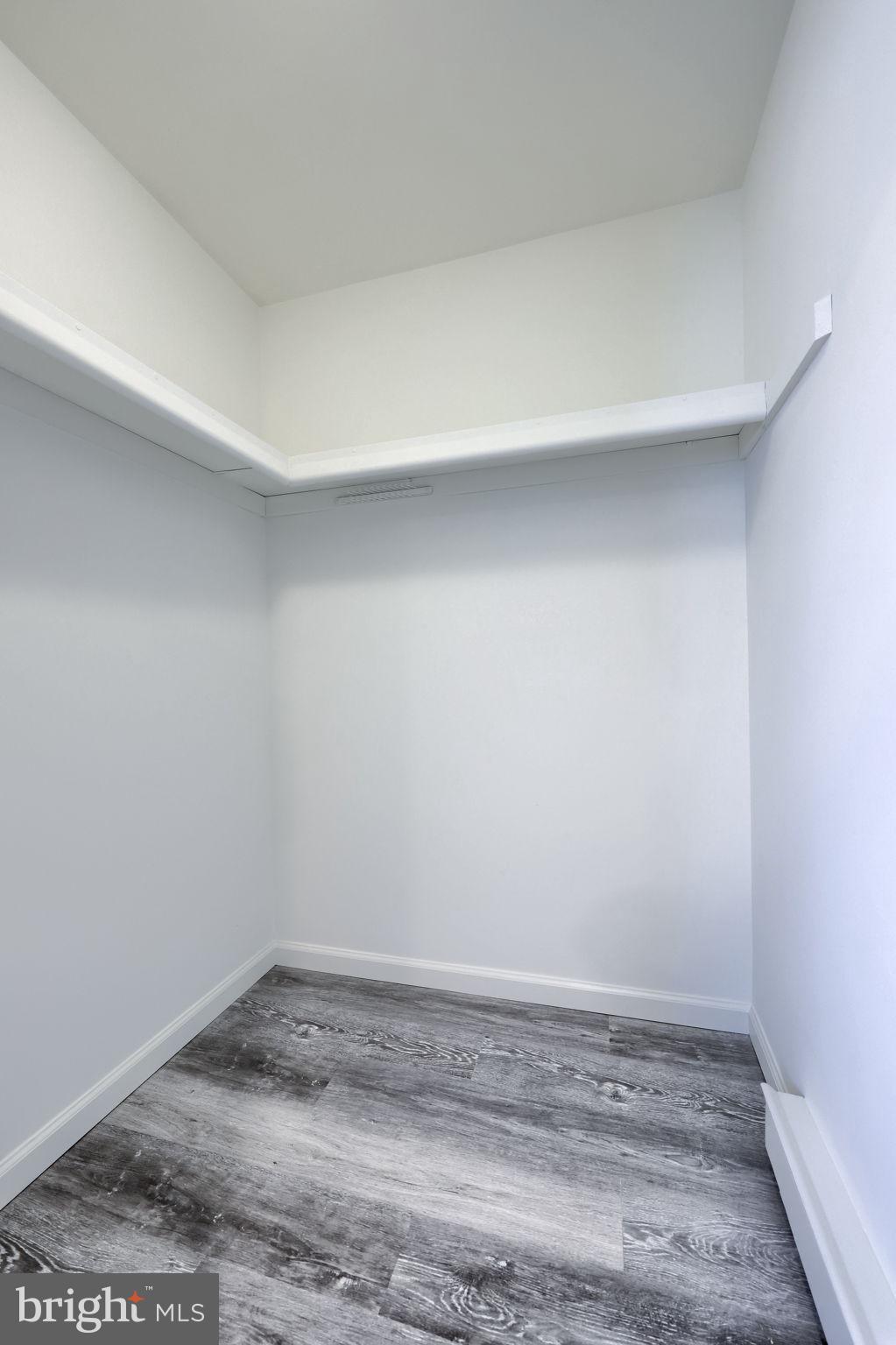 VILLAGE PARK - Residential