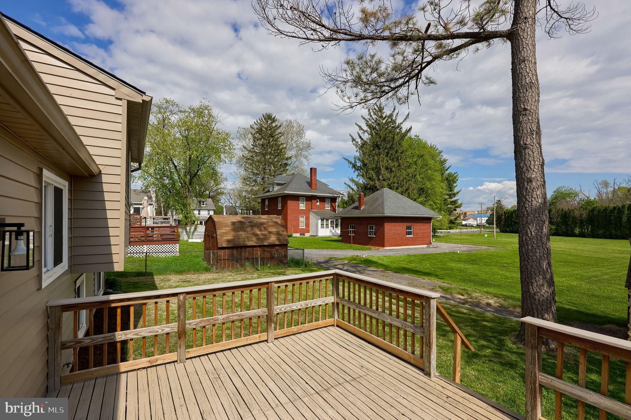 VILLAGE PARK - Residential