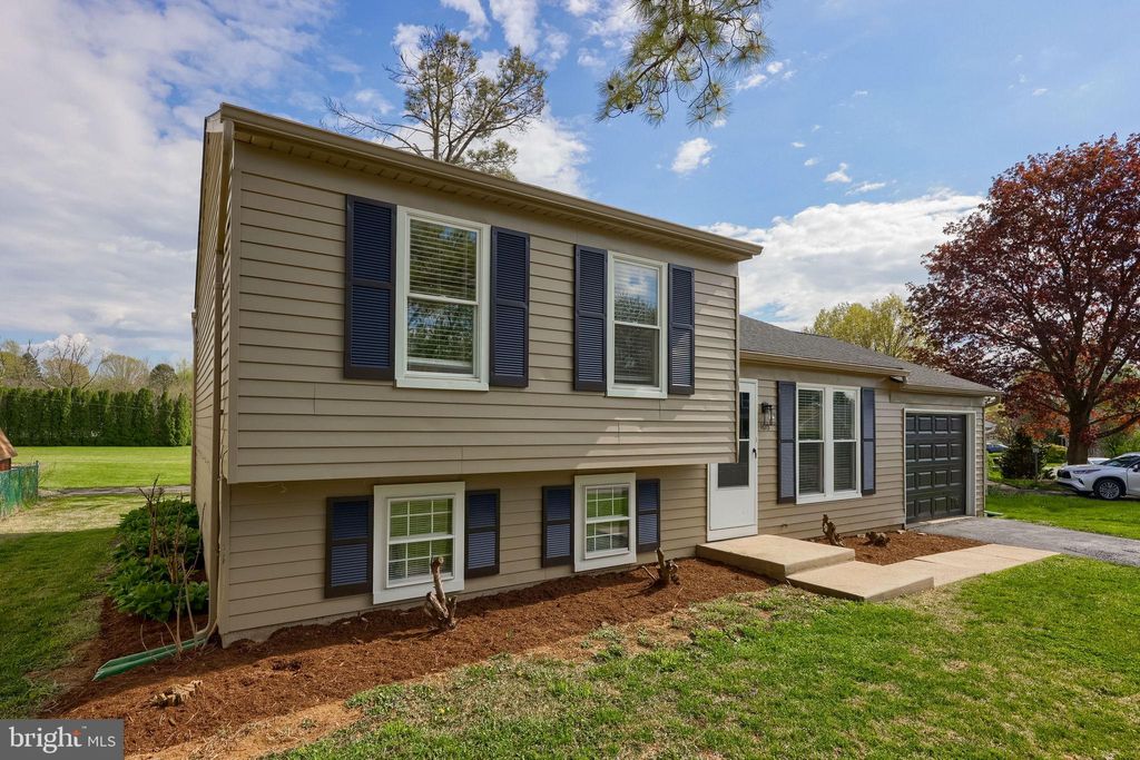 Photo of 106 Warren Way, LANCASTER, PA 17601 (MLS # PALA2086628)