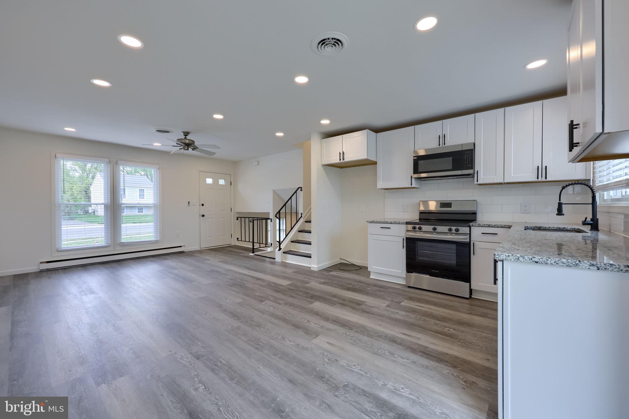 VILLAGE PARK - Residential