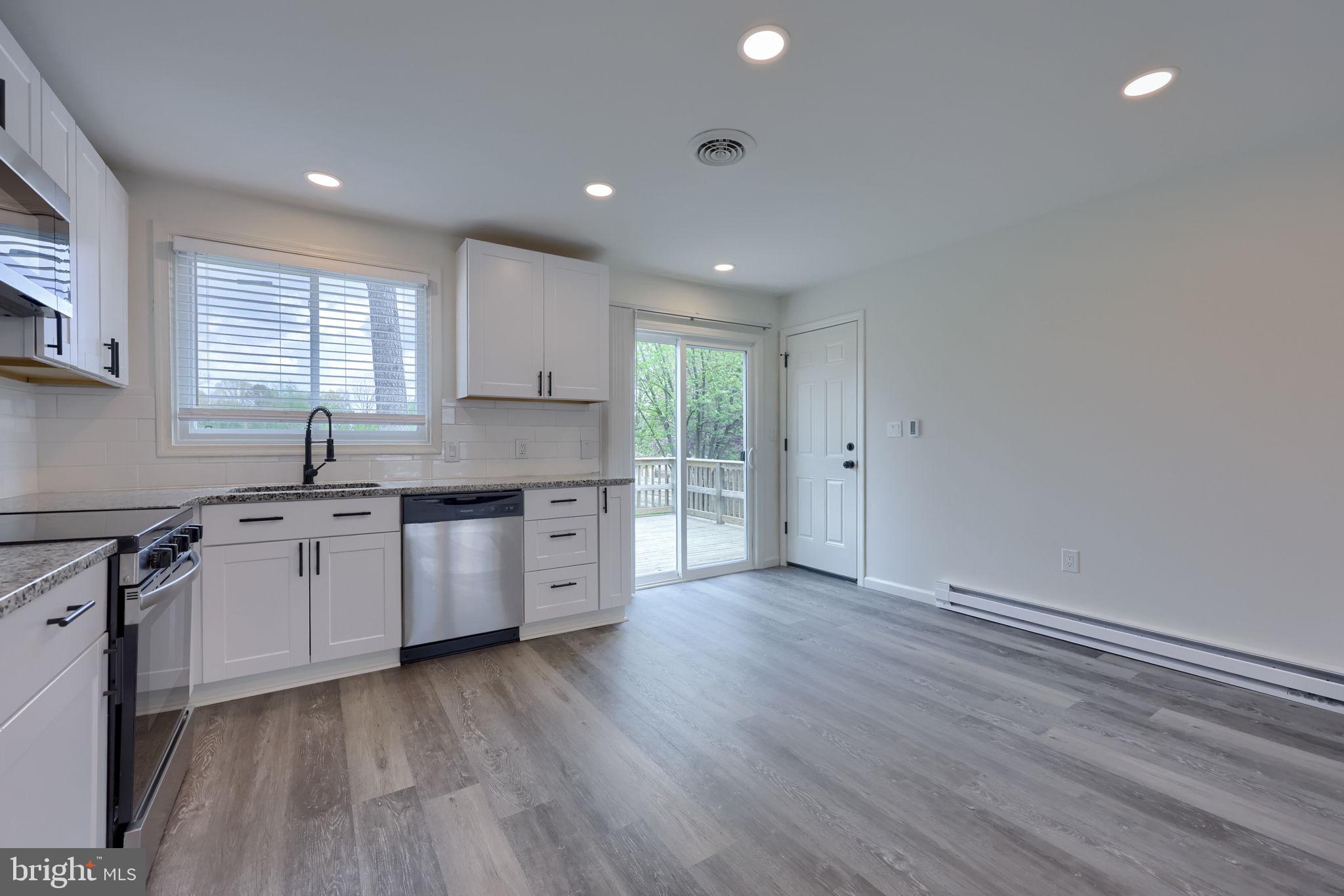 VILLAGE PARK - Residential