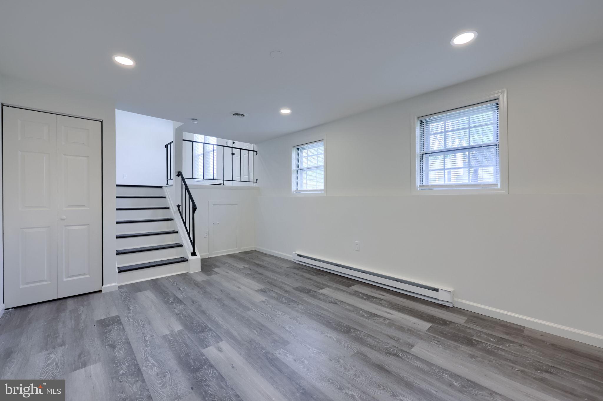 VILLAGE PARK - Residential