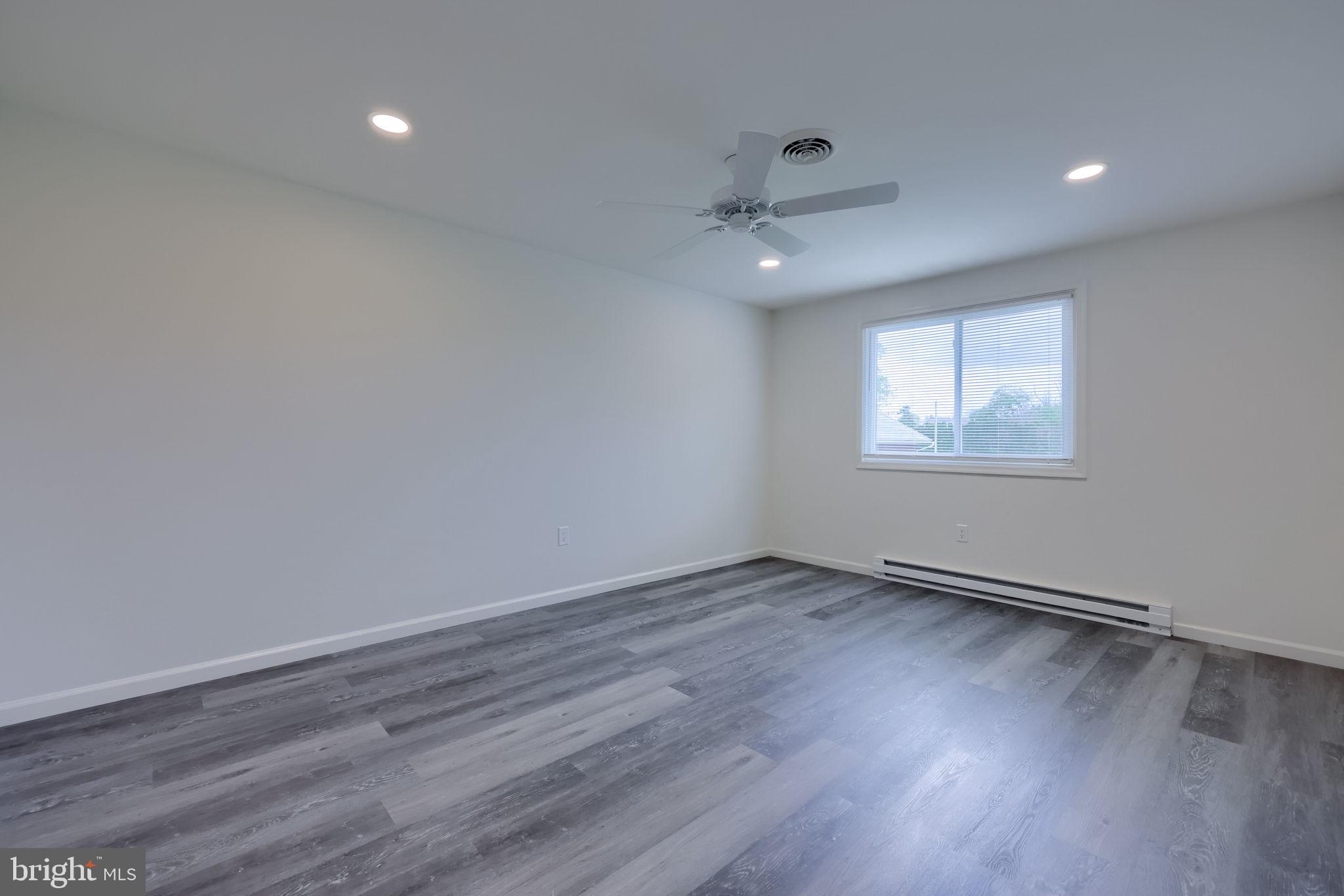 VILLAGE PARK - Residential