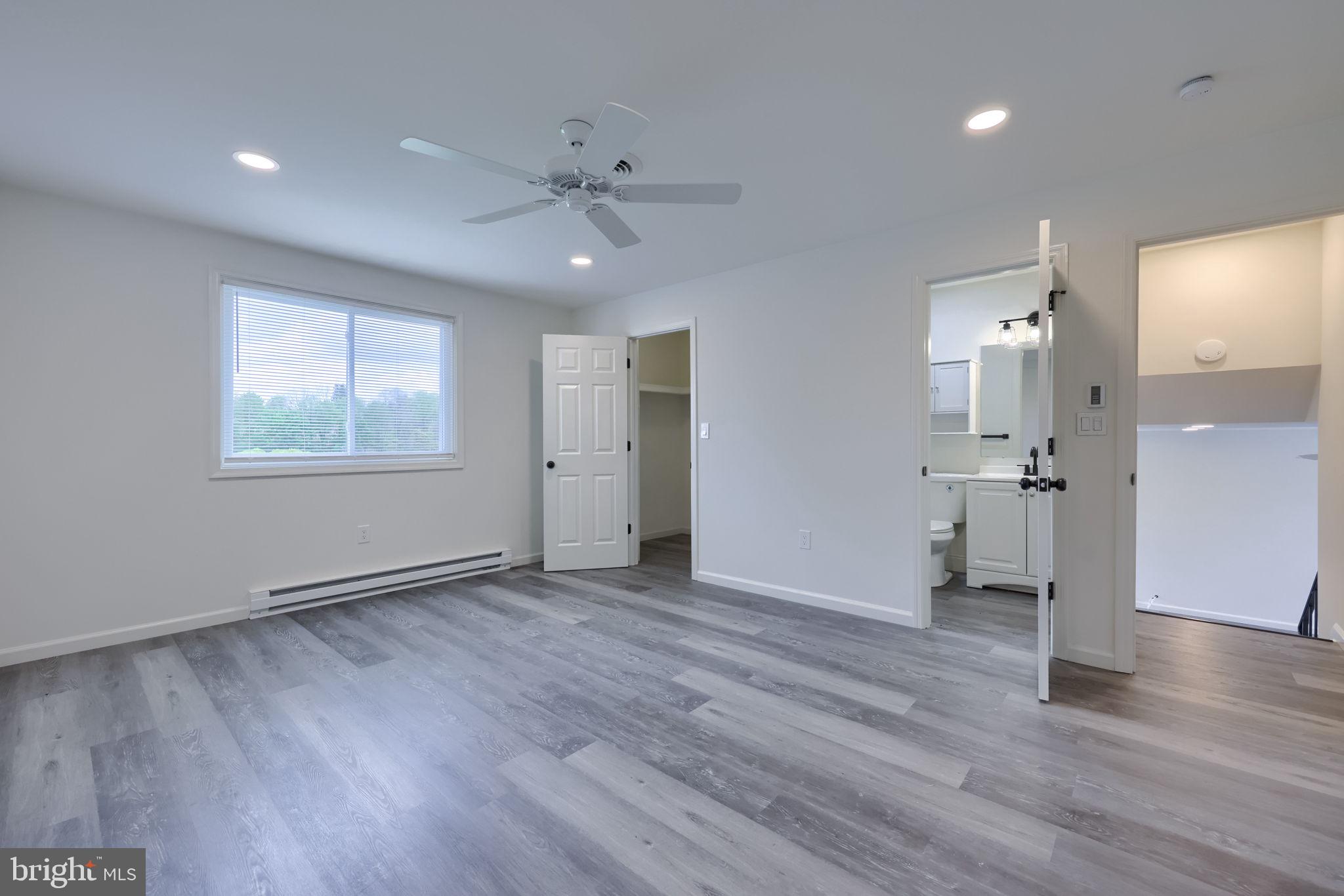 VILLAGE PARK - Residential