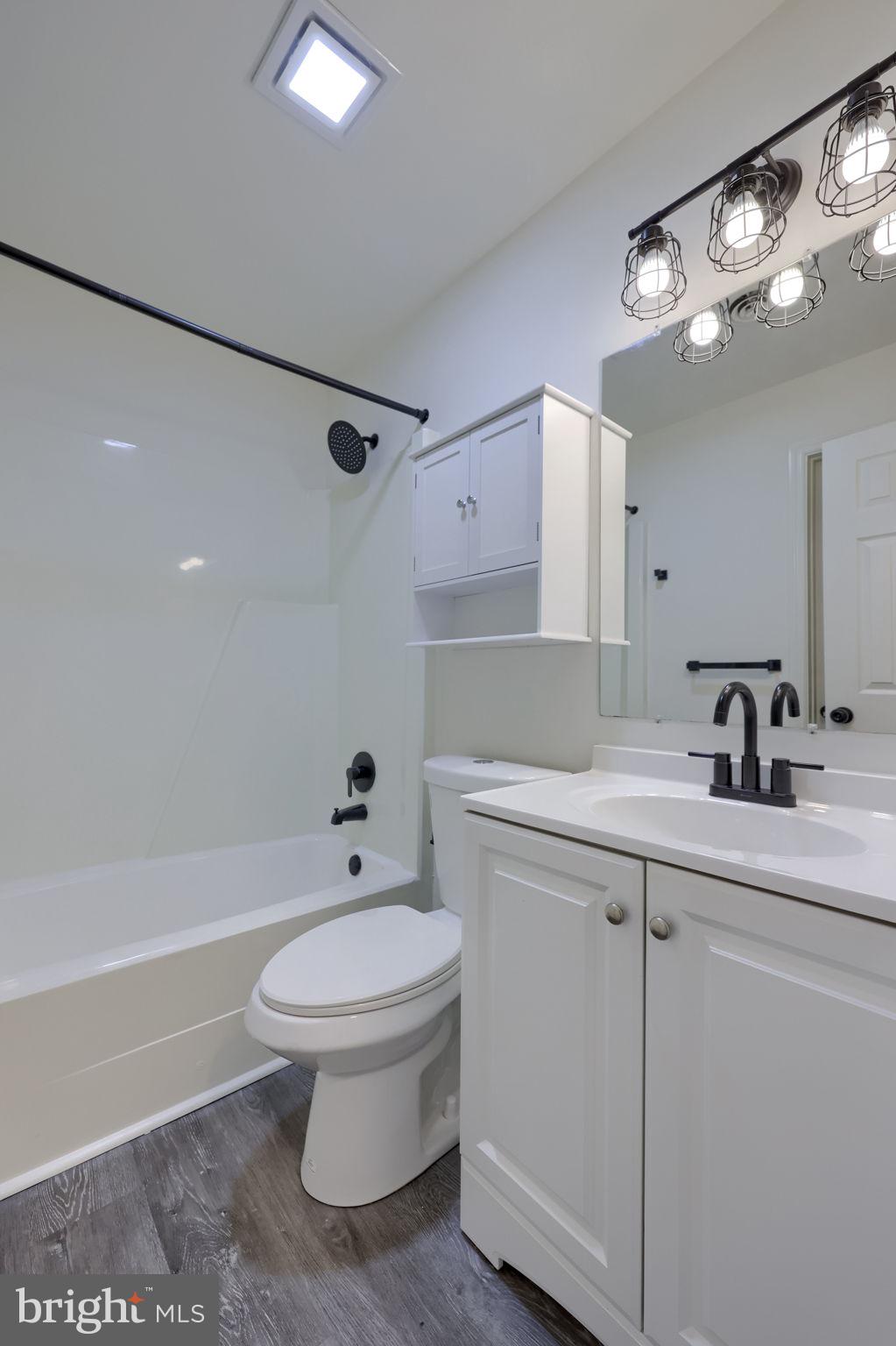 VILLAGE PARK - Residential