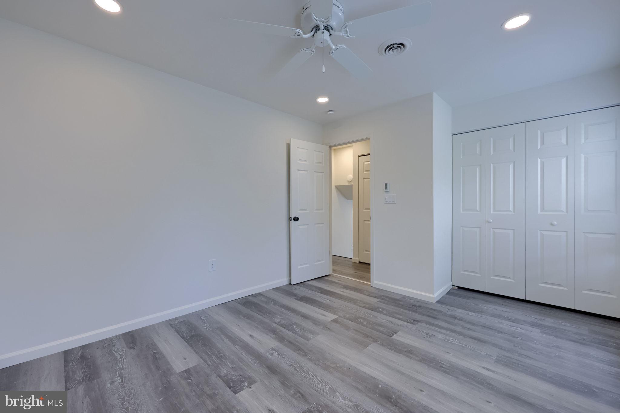 VILLAGE PARK - Residential