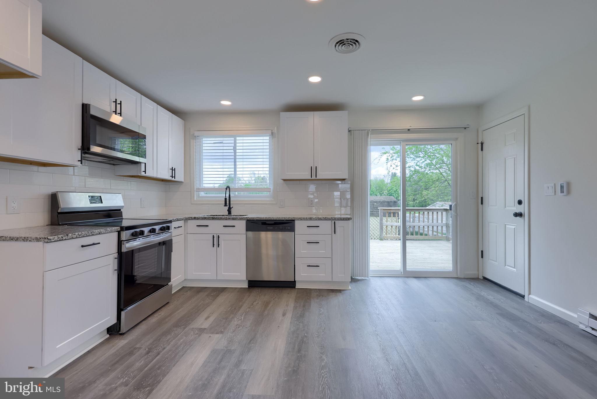 VILLAGE PARK - Residential