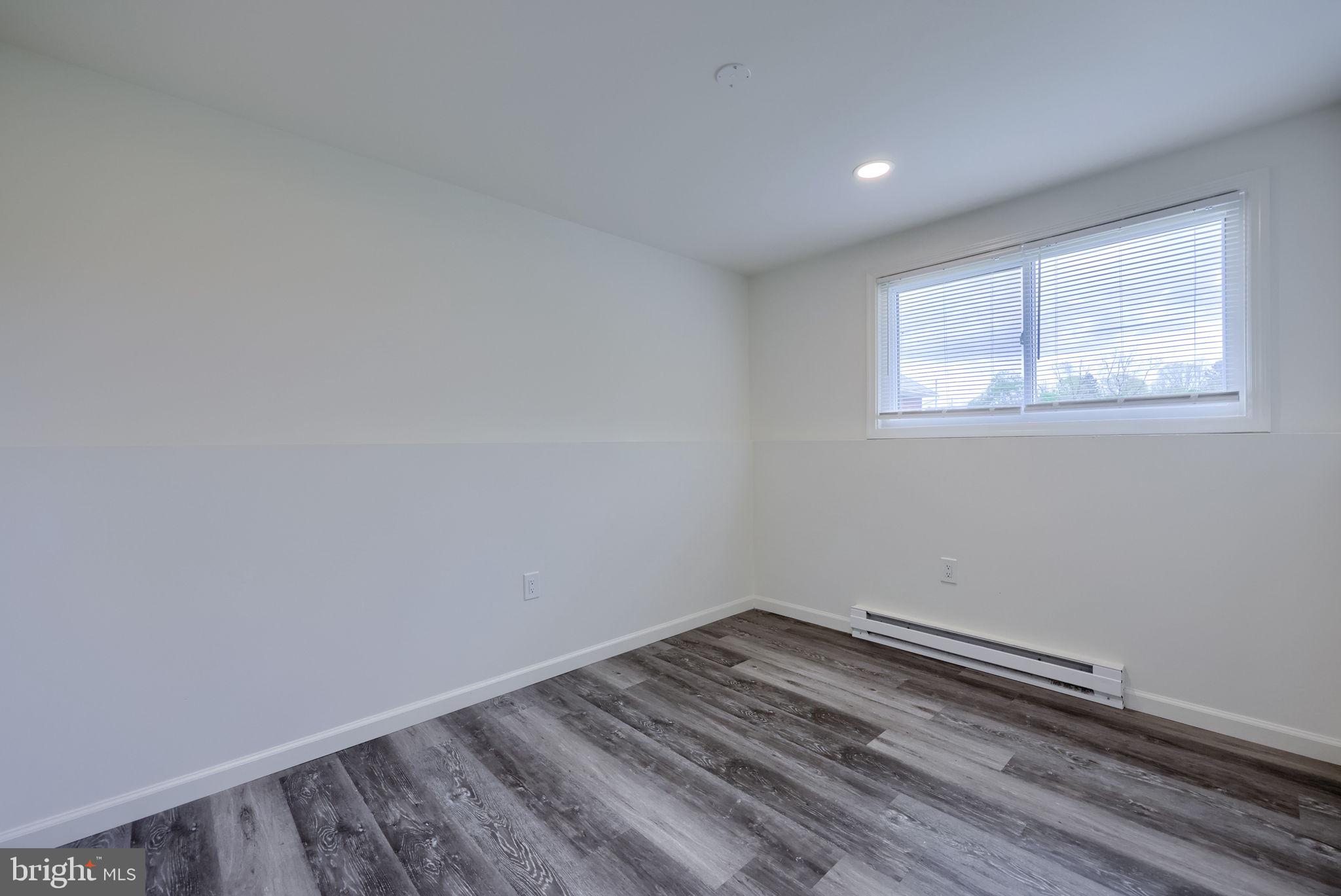 VILLAGE PARK - Residential