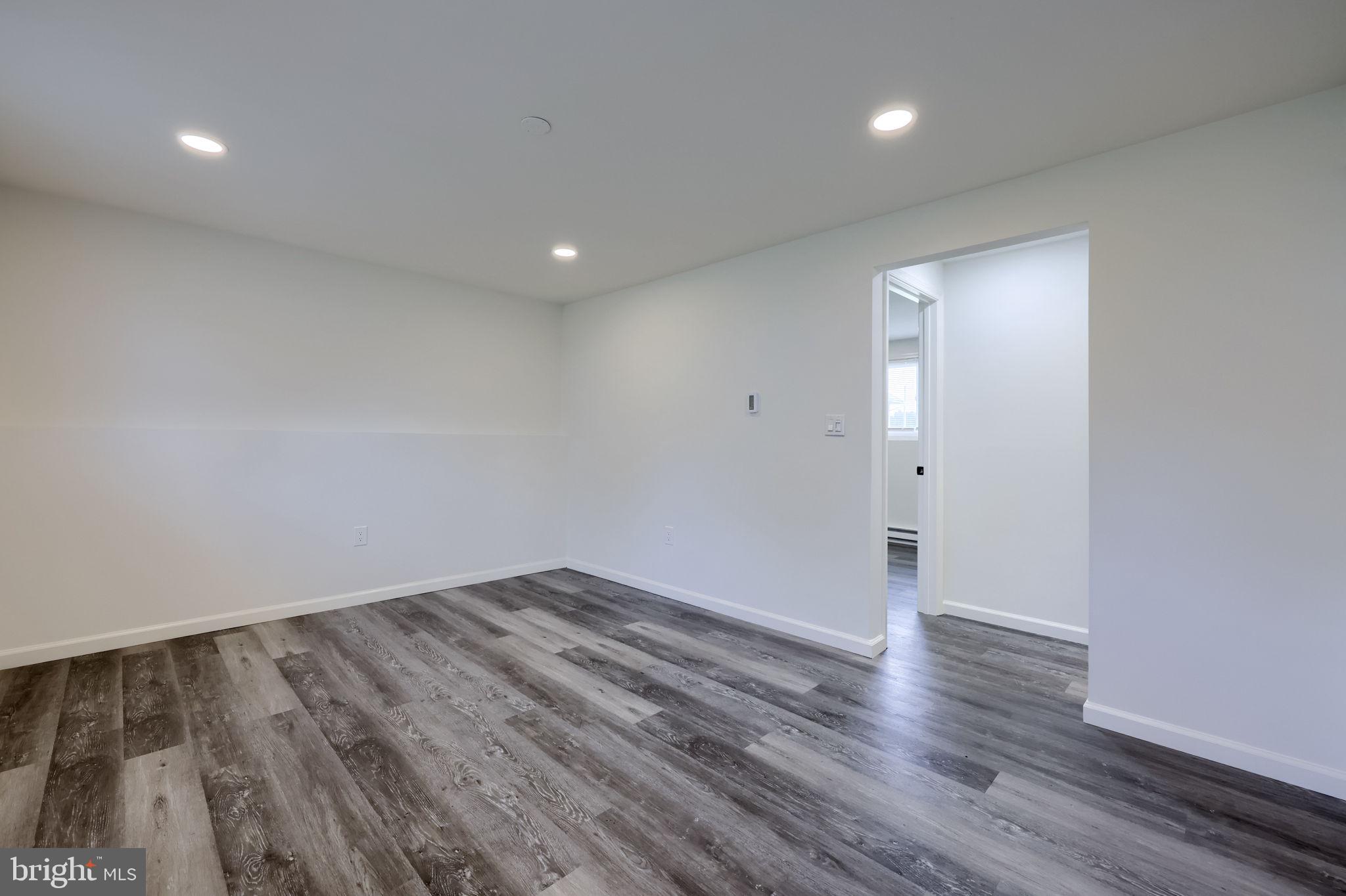 VILLAGE PARK - Residential