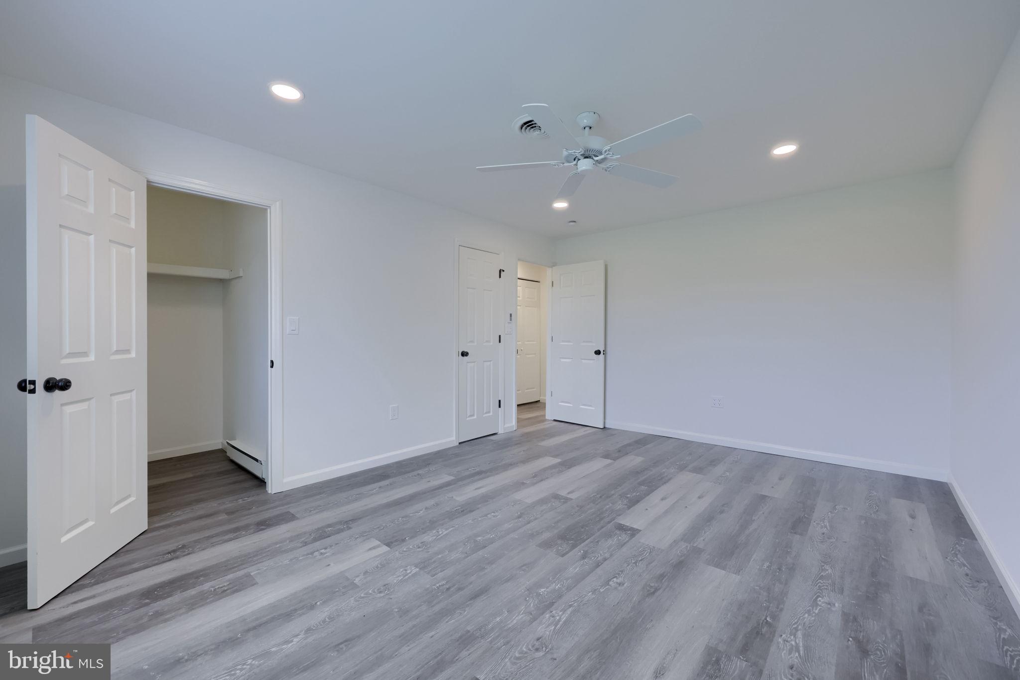 VILLAGE PARK - Residential