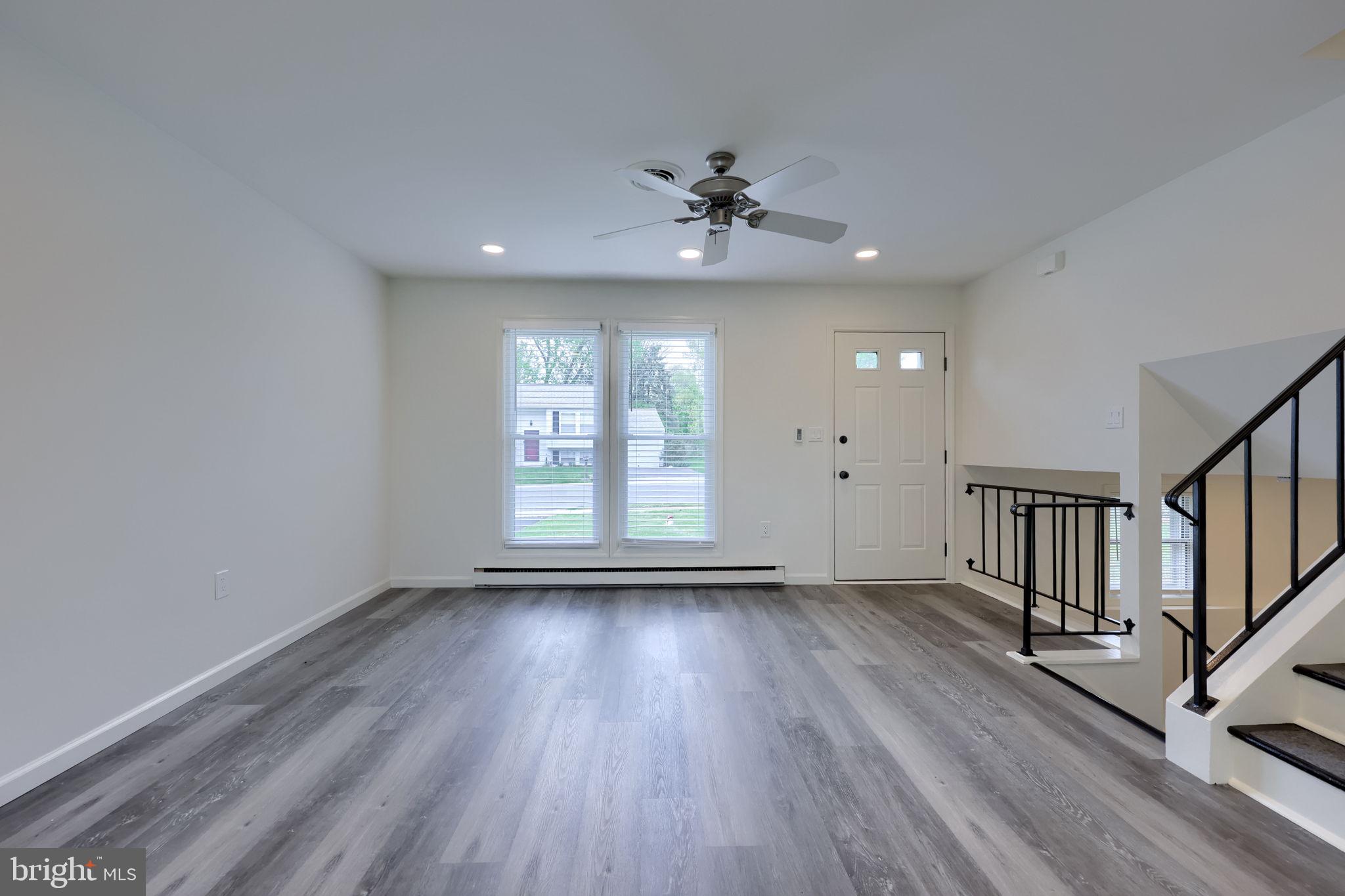 VILLAGE PARK - Residential