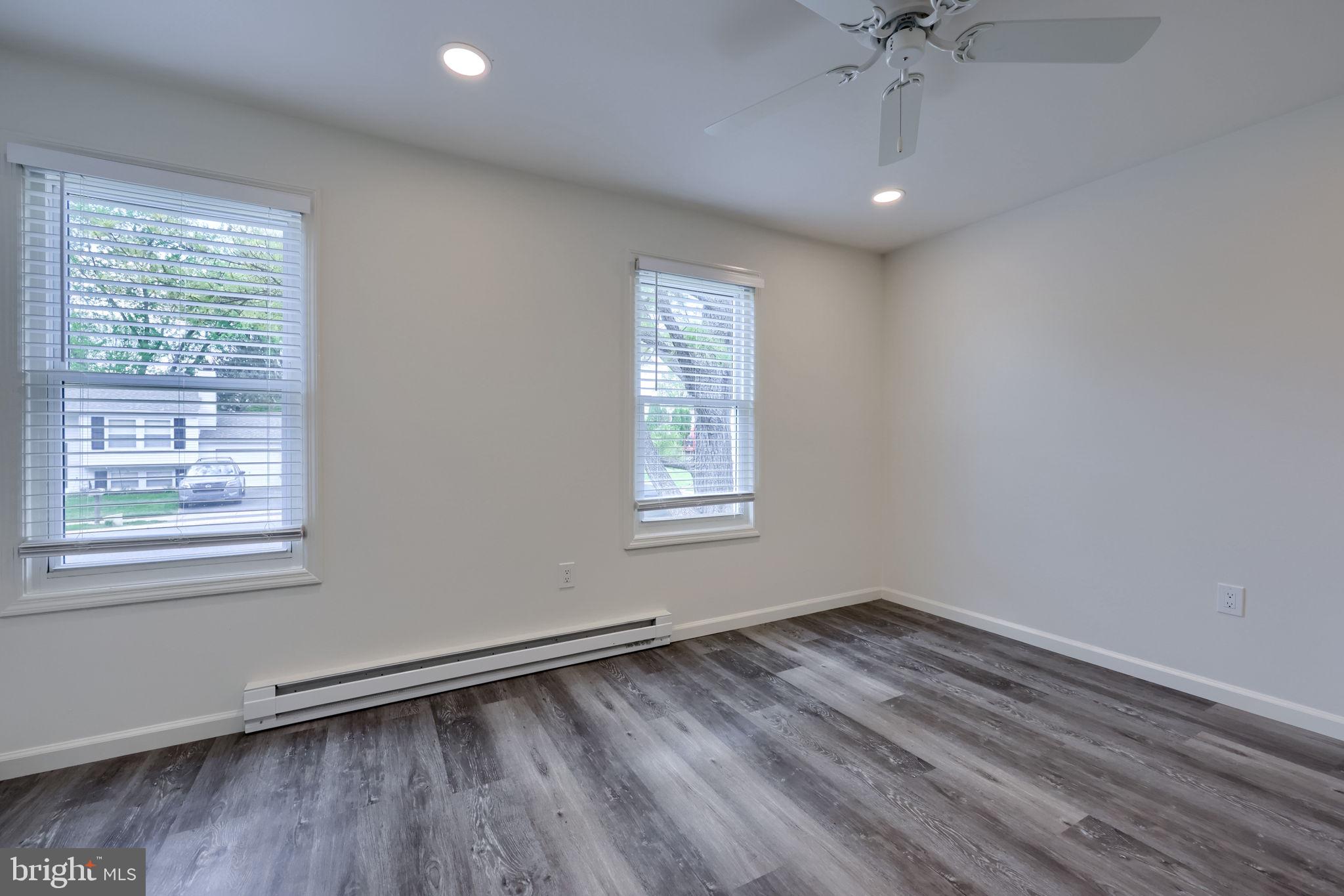 VILLAGE PARK - Residential