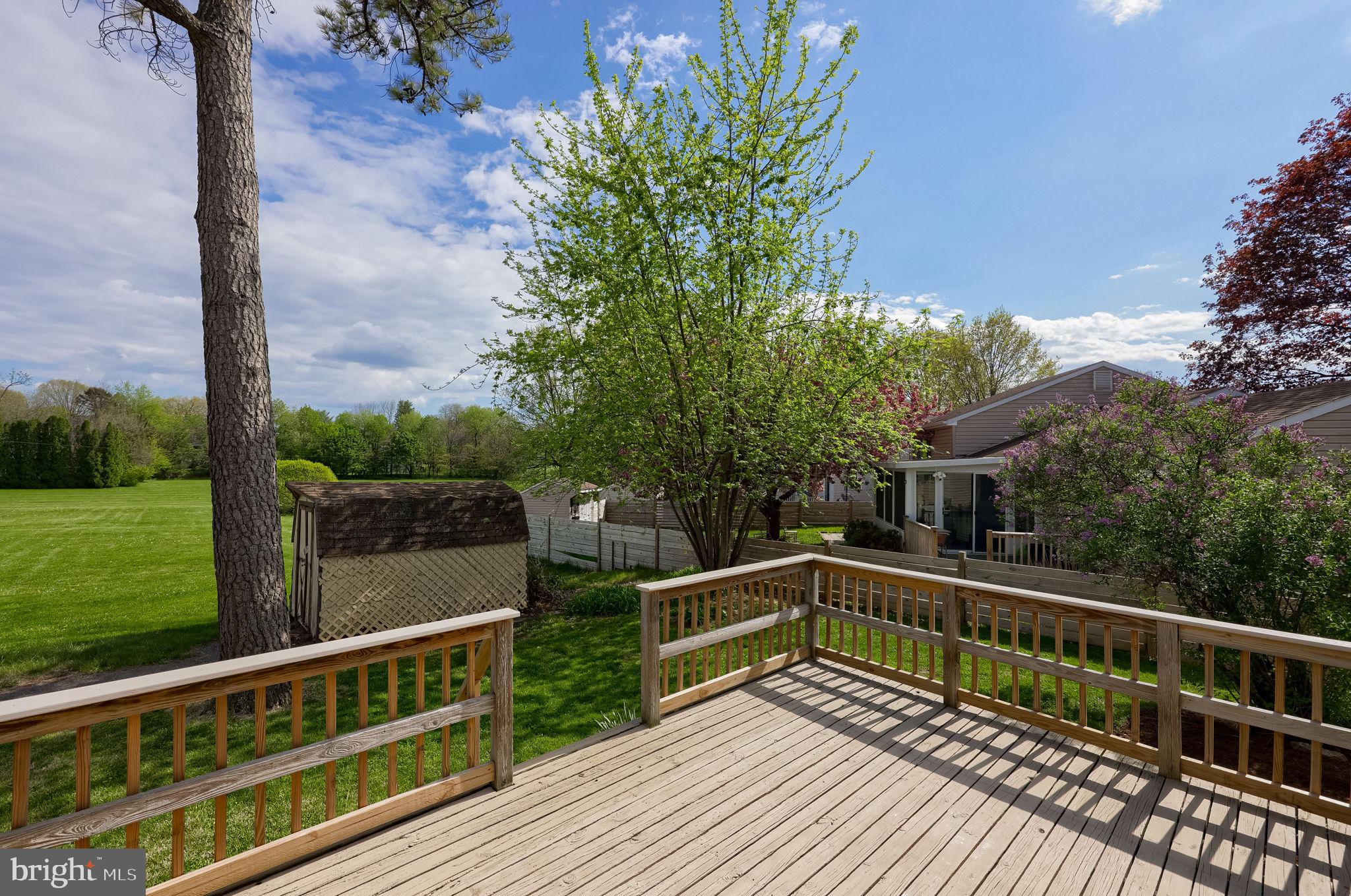 VILLAGE PARK - Residential