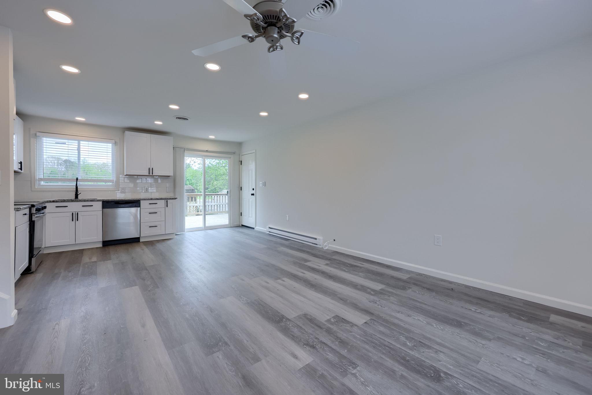 VILLAGE PARK - Residential