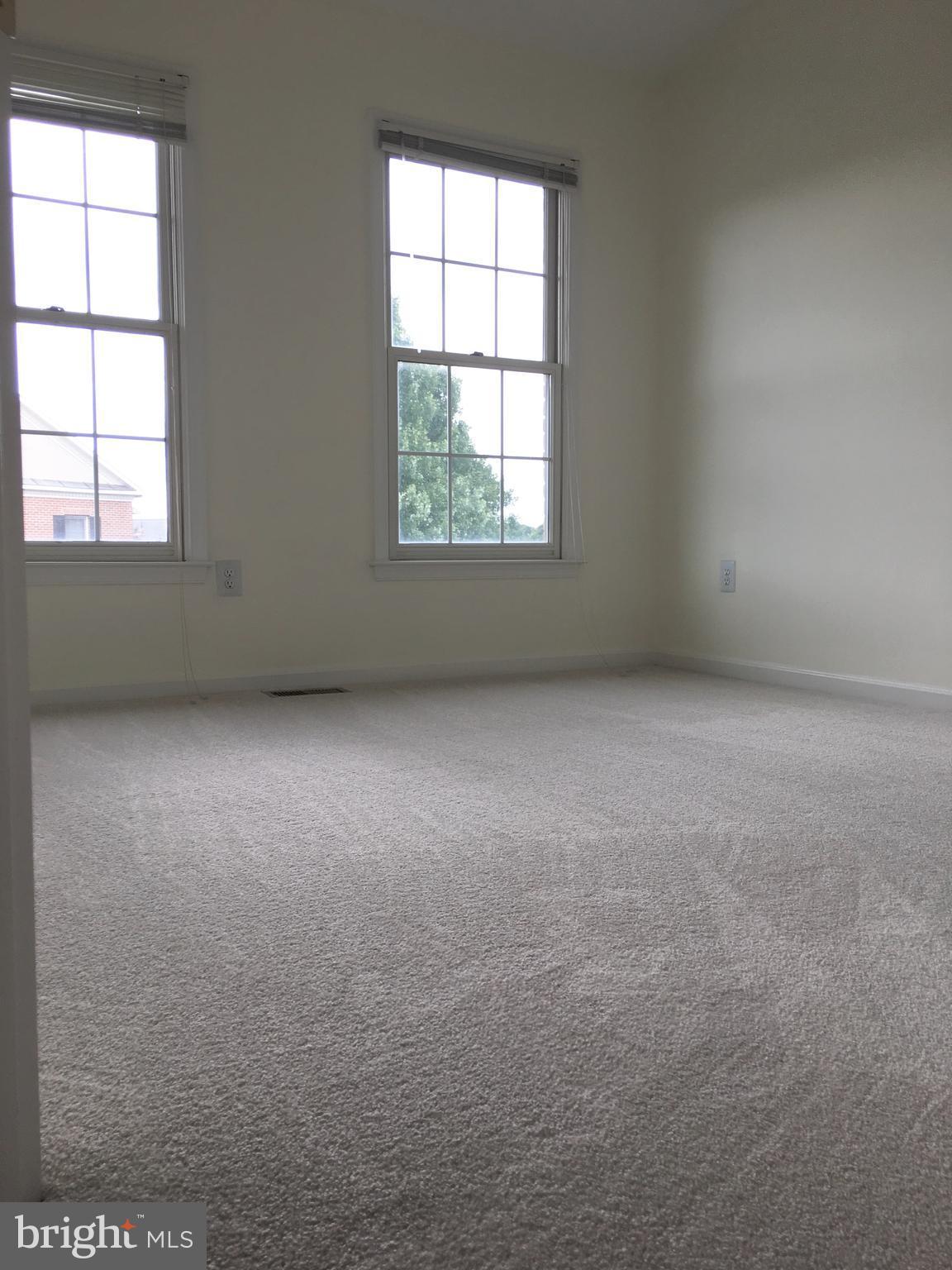 ROSE HILL FALLS - Residential