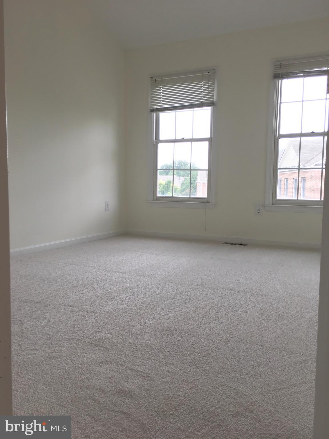 ROSE HILL FALLS - Residential