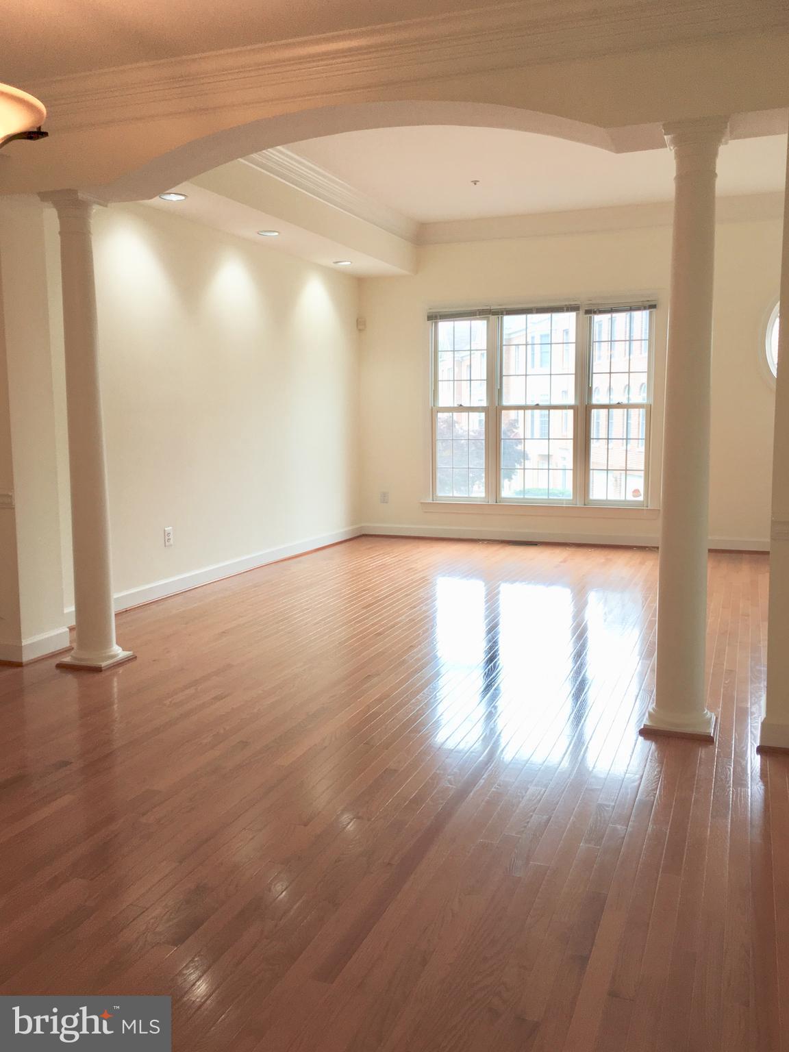 ROSE HILL FALLS - Residential