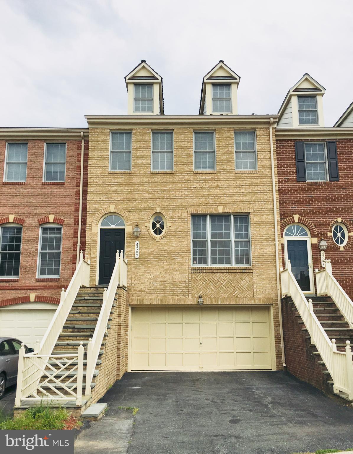 ROSE HILL FALLS - Residential