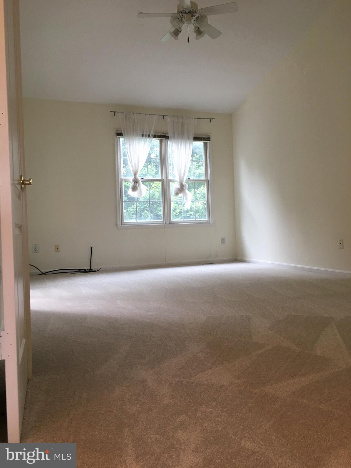 ROSE HILL FALLS - Residential